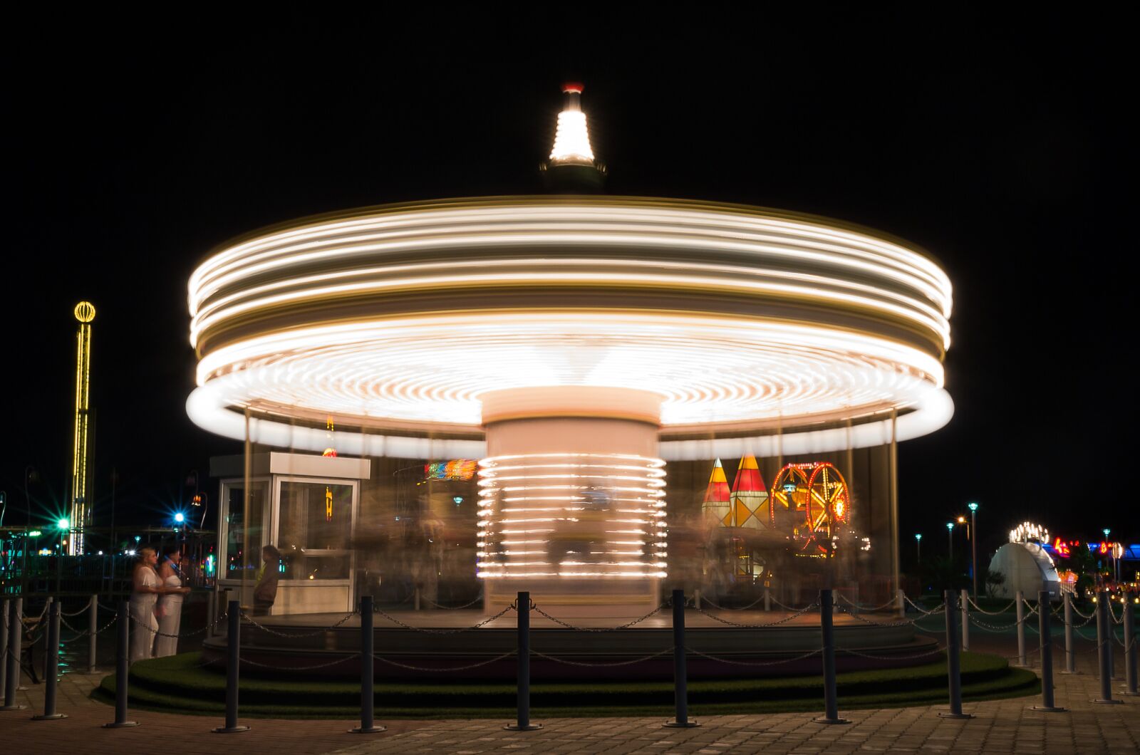 Nikon D3100 sample photo. Amusement park, blurred motion photography