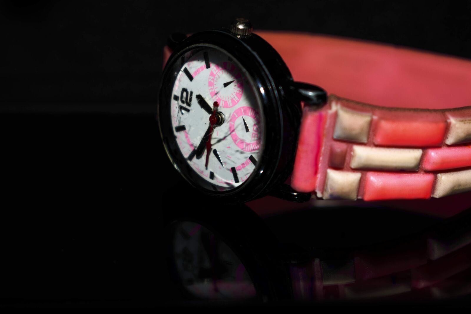 Nikon D3400 sample photo. Girl, wrist, watch photography