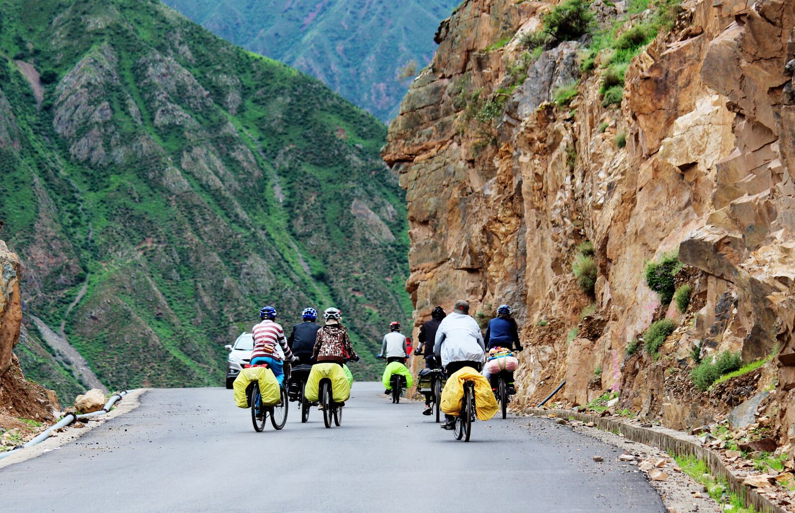 Canon EOS 600D (Rebel EOS T3i / EOS Kiss X5) sample photo. Riding, travel, cycle photography