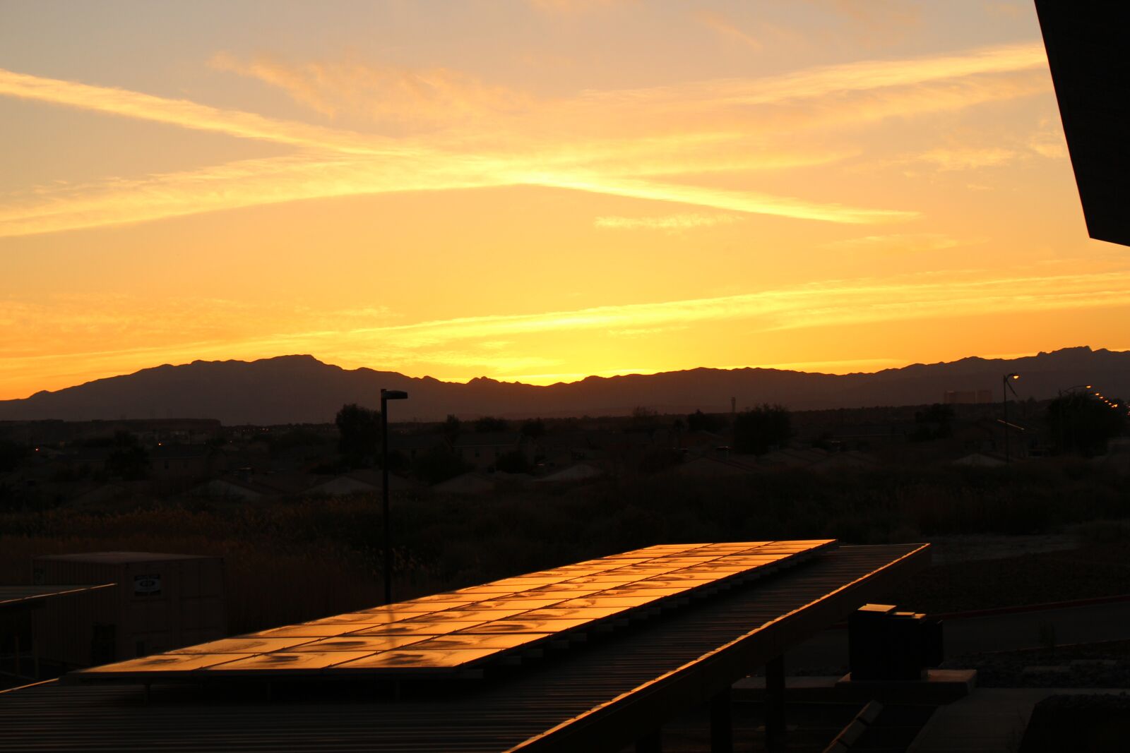 Canon EOS 700D (EOS Rebel T5i / EOS Kiss X7i) sample photo. Sunset, landscape, mountain silhoette photography
