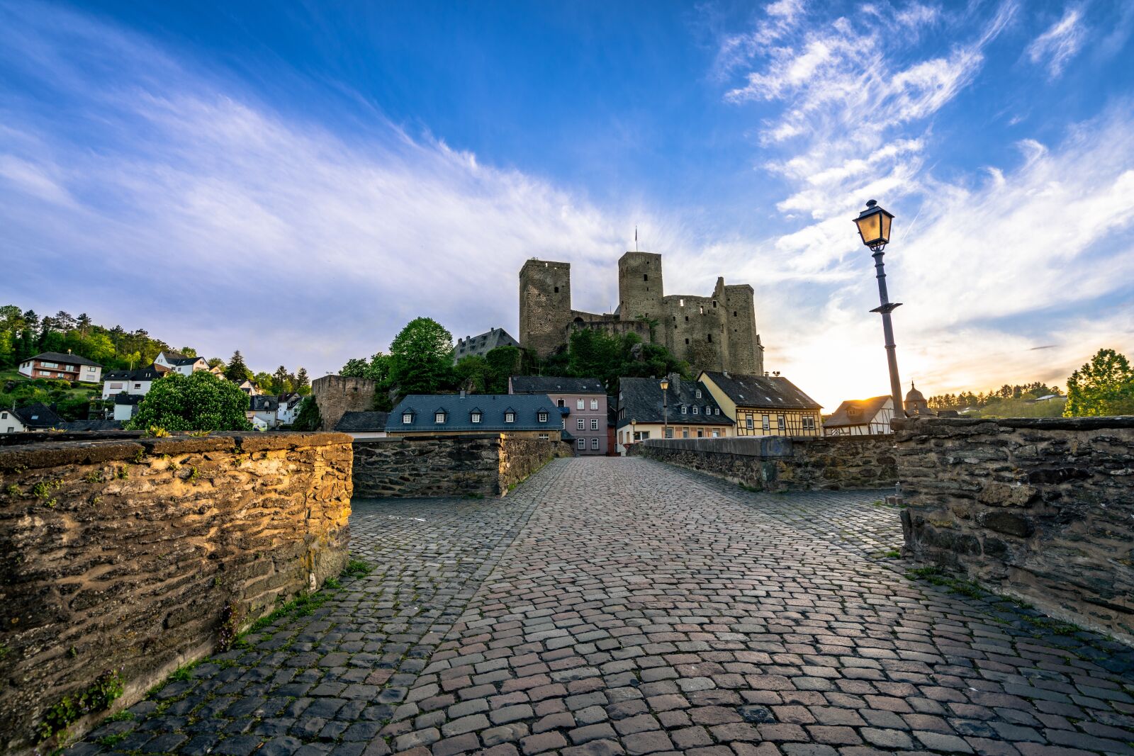 Sony a7R II + Sony Vario-Tessar T* FE 16-35mm F4 ZA OSS sample photo. Runkel, castle, hesse photography