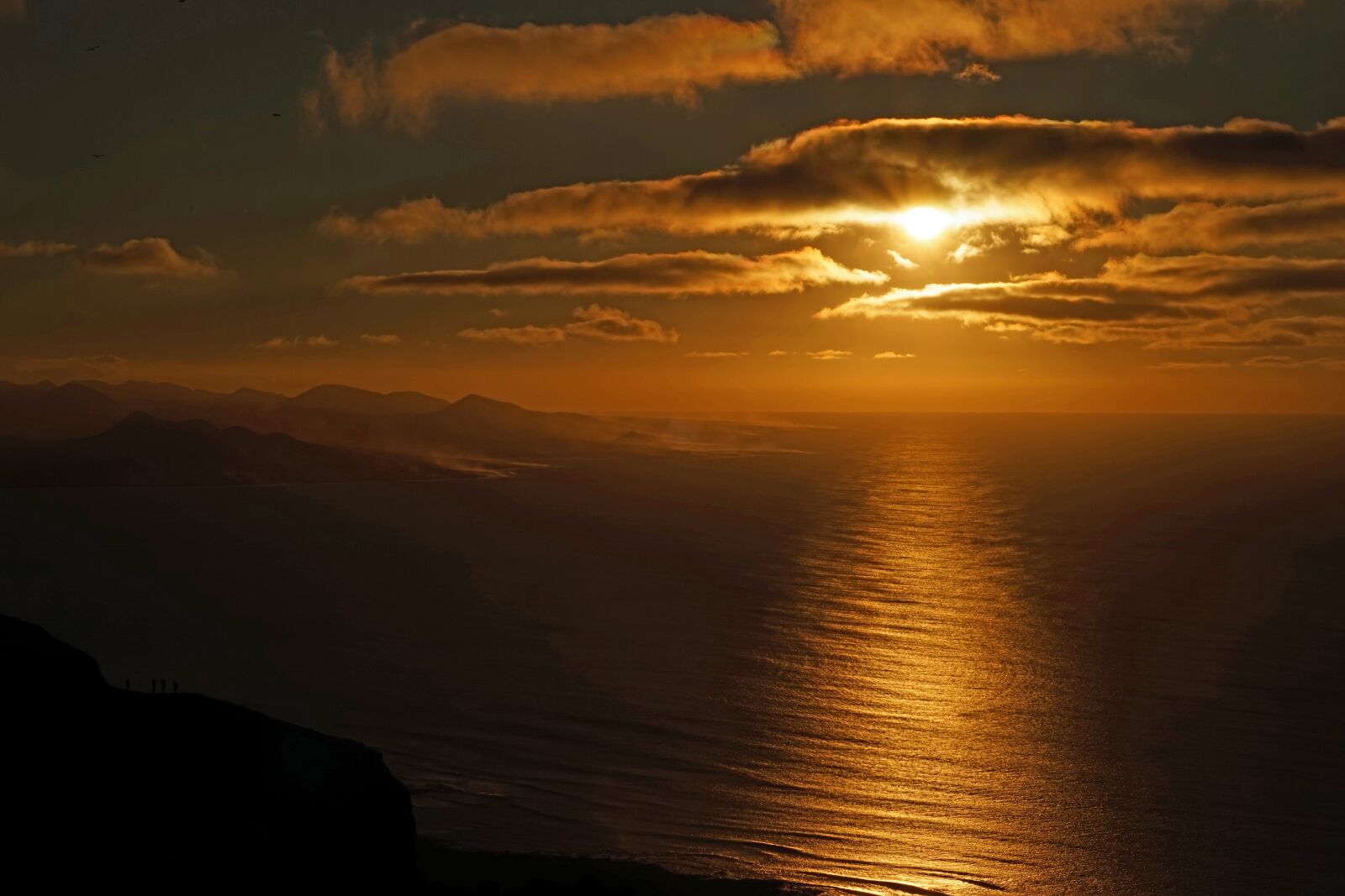 Sony a7 + Sony FE 24-240mm F3.5-6.3 OSS sample photo. Sunset, lanzarote, mirador del photography