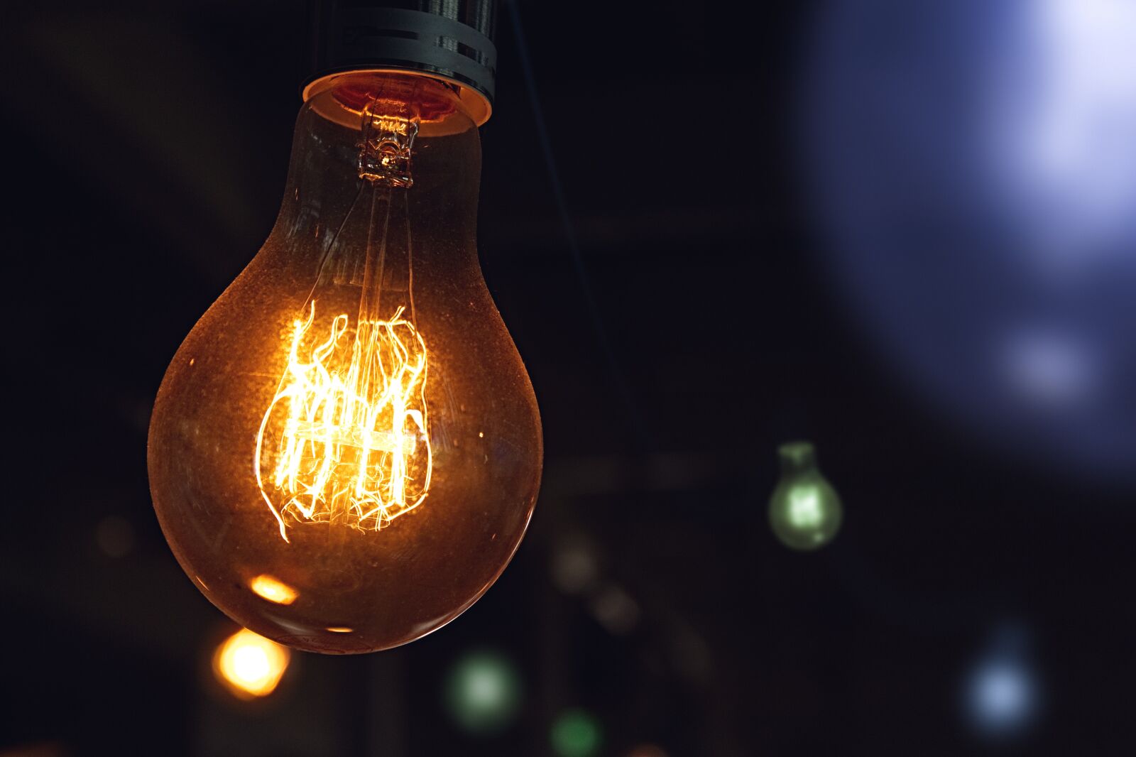 Canon EOS 1300D (EOS Rebel T6 / EOS Kiss X80) sample photo. Light bulb, lamp, light photography