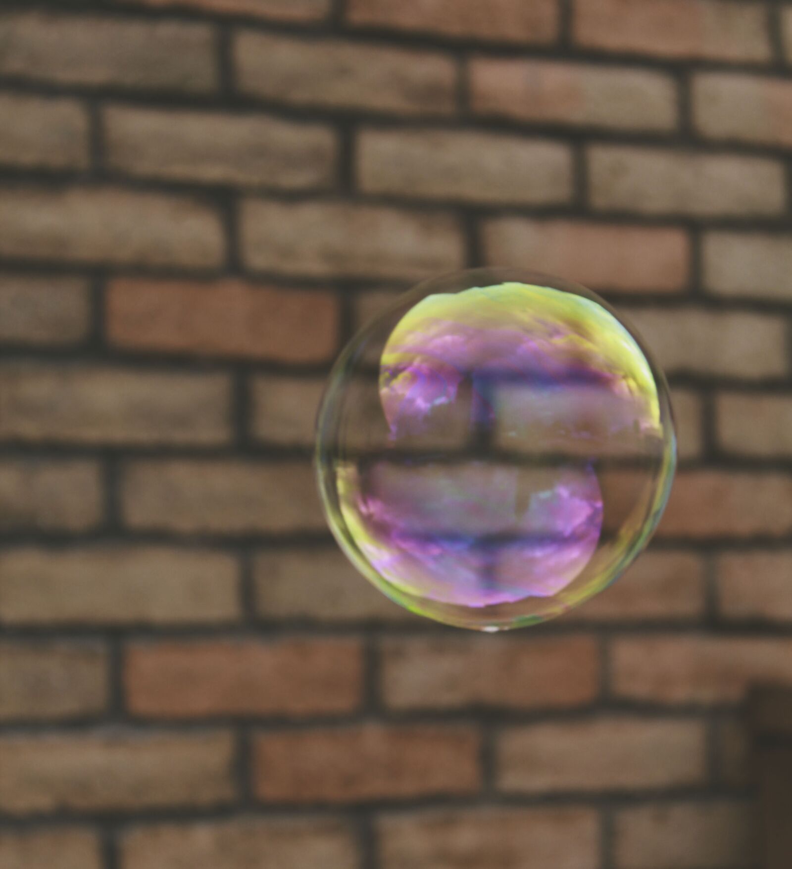 Canon EOS 1300D (EOS Rebel T6 / EOS Kiss X80) sample photo. Bubble, brick, wall photography