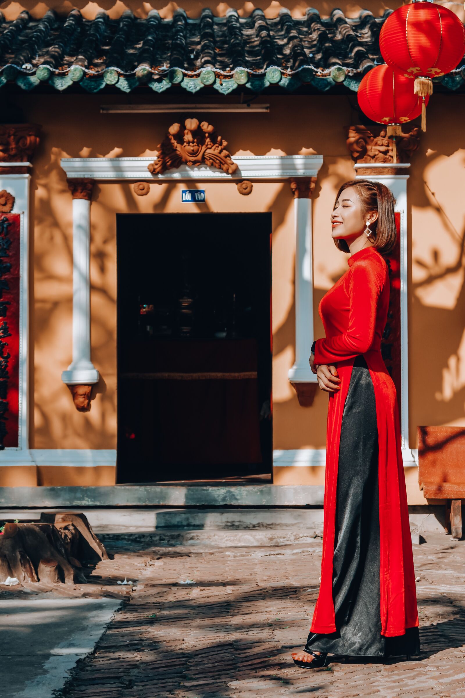 Canon EOS 700D (EOS Rebel T5i / EOS Kiss X7i) sample photo. Vietnam, aodai, woman photography