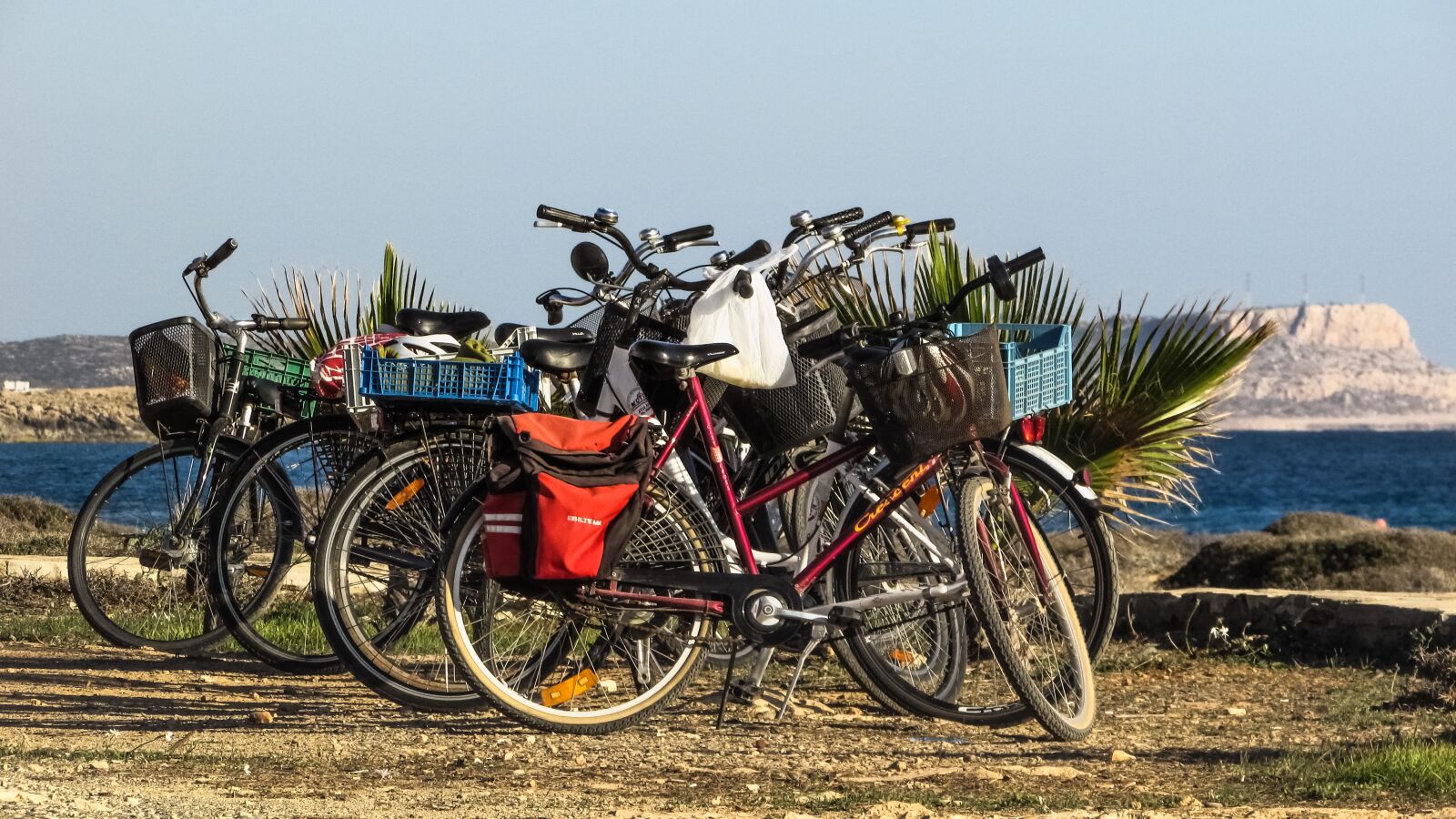 Canon PowerShot SX400 IS sample photo. Bicycle, excursion, leisure photography