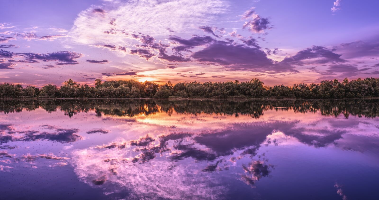 Sony a6300 + Sigma 30mm F2.8 EX DN sample photo. Panorama, lake, sunset photography