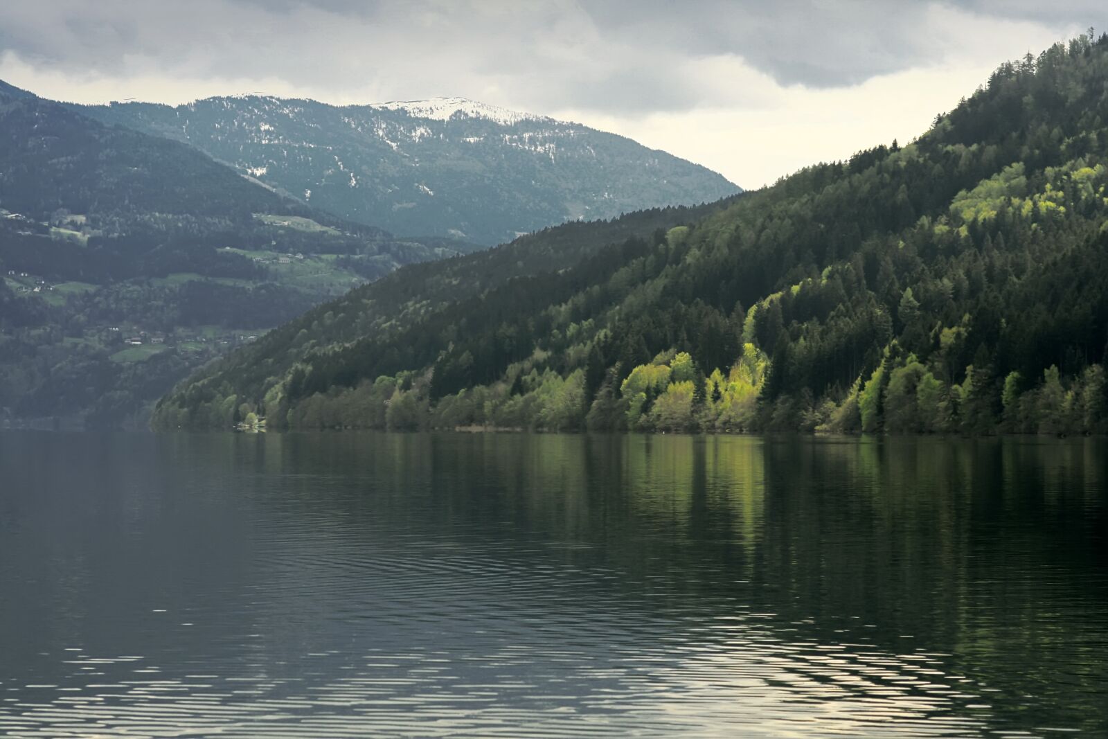 Canon EOS 350D (EOS Digital Rebel XT / EOS Kiss Digital N) sample photo. Lake, alpine, mountains photography