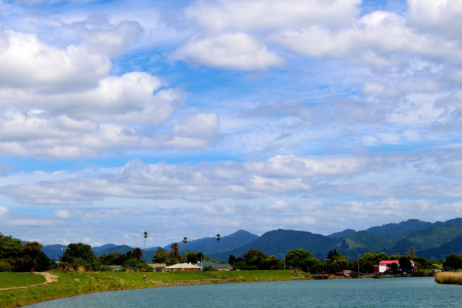 Canon EOS 700D (EOS Rebel T5i / EOS Kiss X7i) sample photo. Clouds, river, new zealand photography