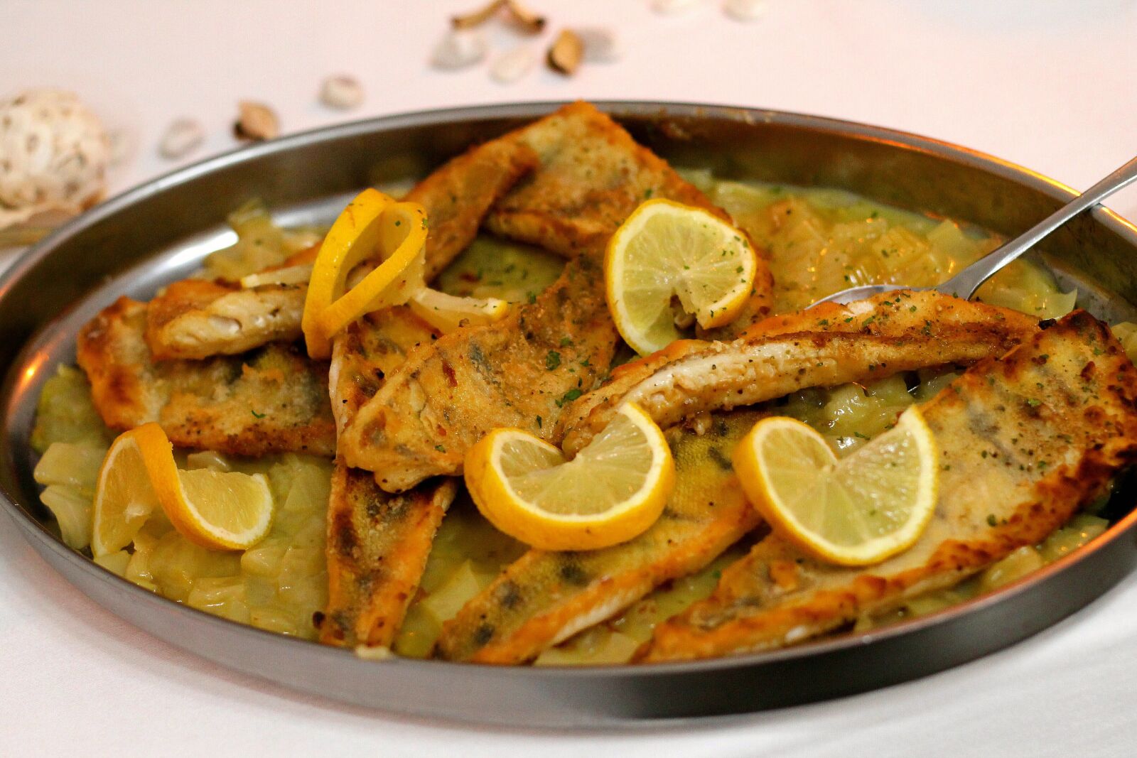 Canon EOS 1100D (EOS Rebel T3 / EOS Kiss X50) + Canon EF 50mm F1.8 II sample photo. Pike perch, fried, fish photography
