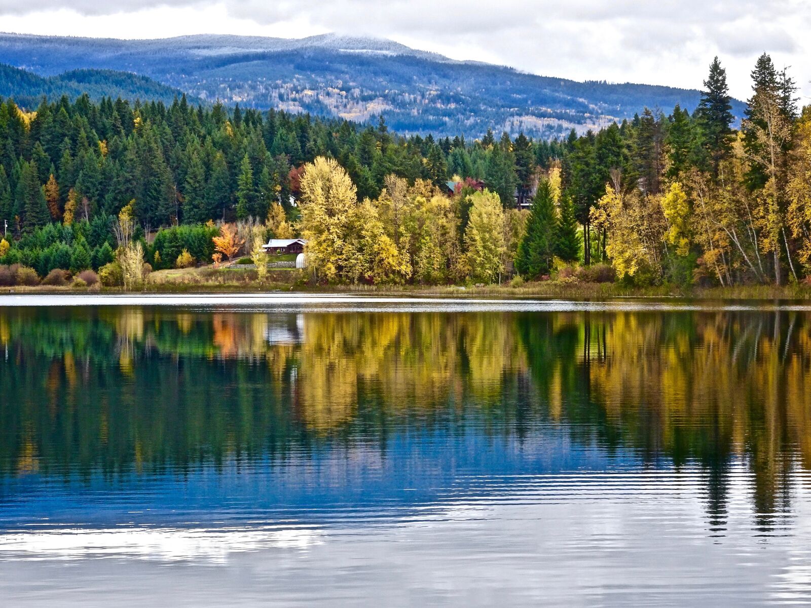 Sony Cyber-shot DSC-HX90V sample photo. Reflection, water, autumn photography