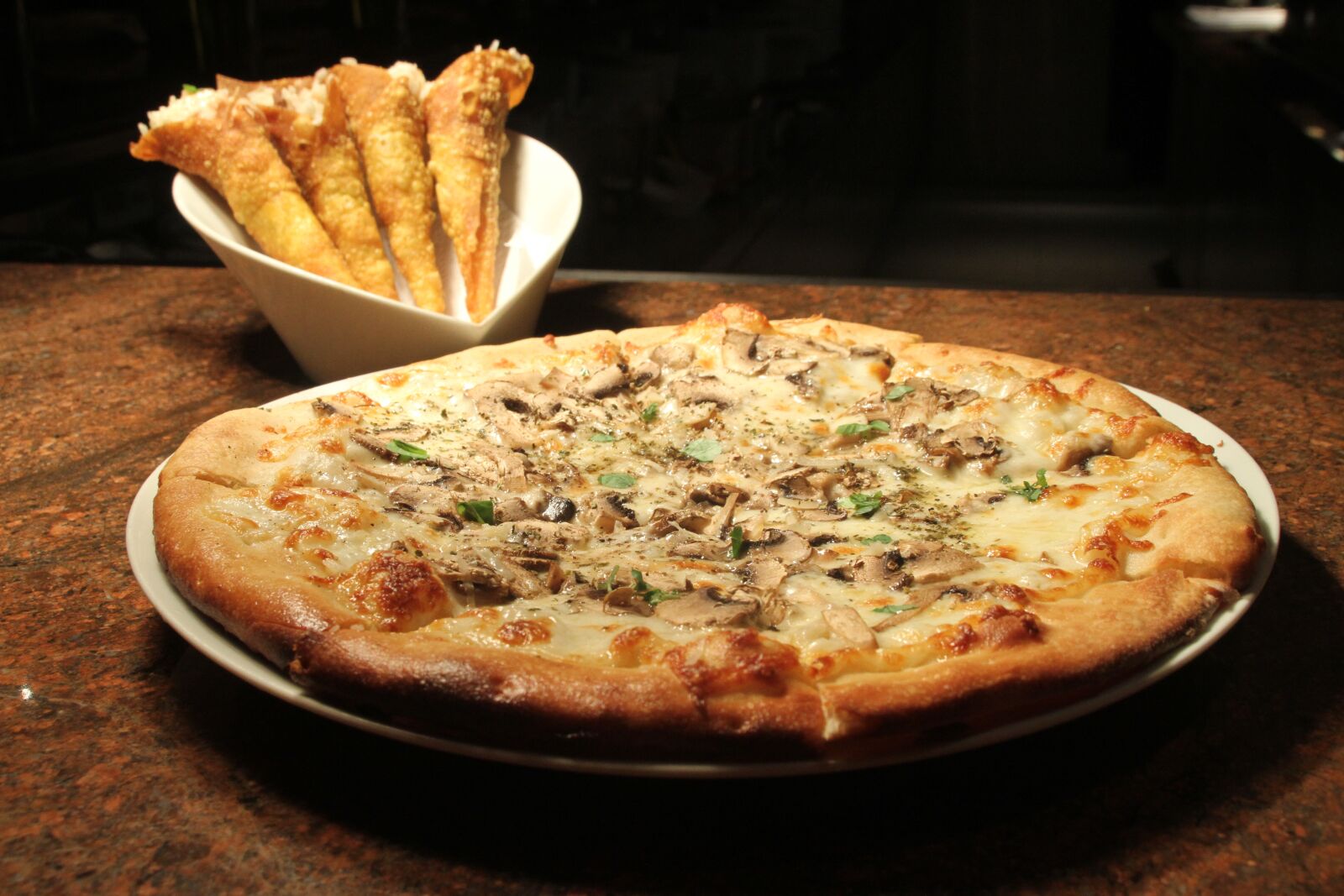 Canon EOS 7D sample photo. Pizza, italian, food photography