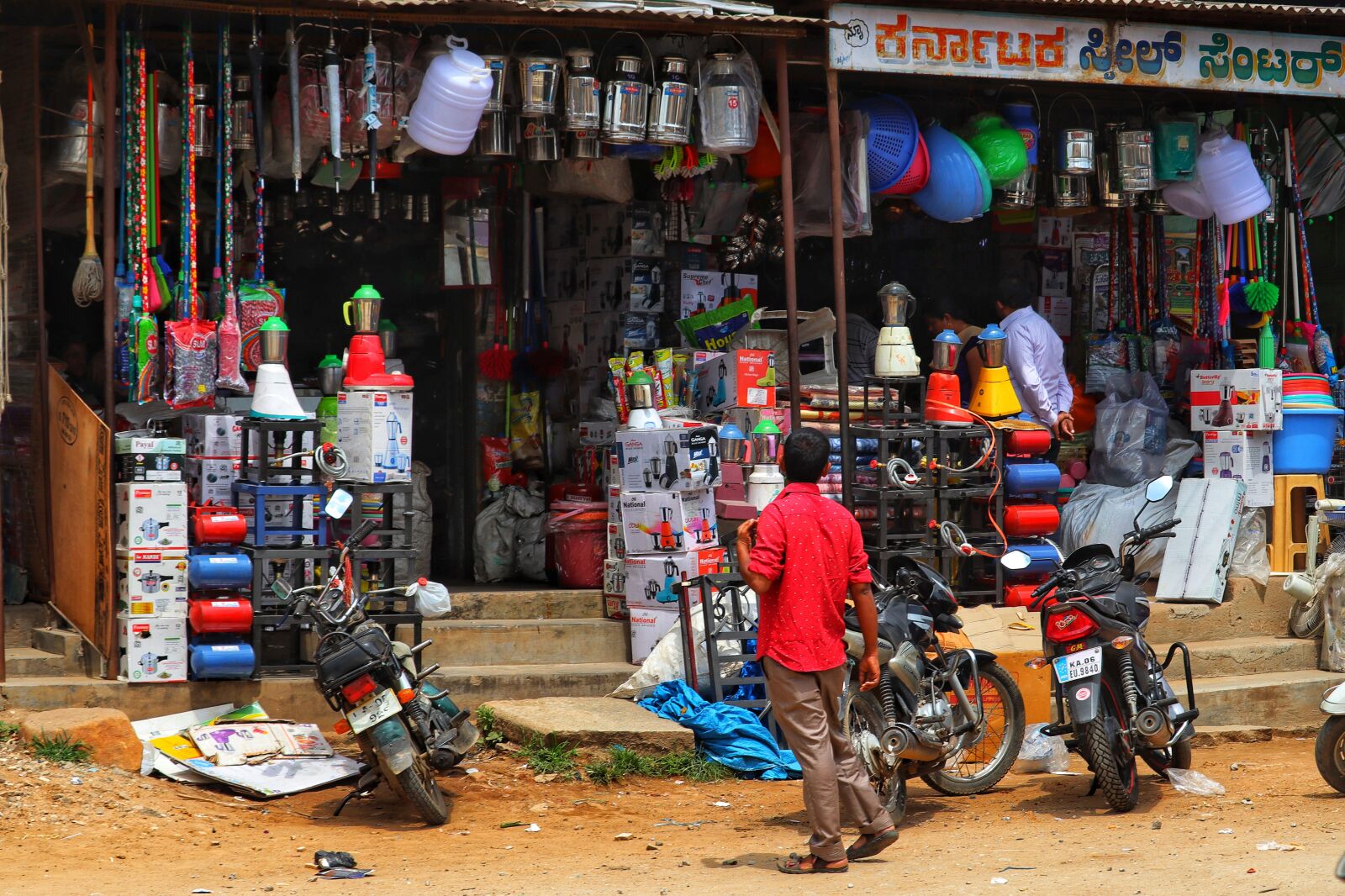 Canon EOS M50 (EOS Kiss M) sample photo. India, business, household goods photography