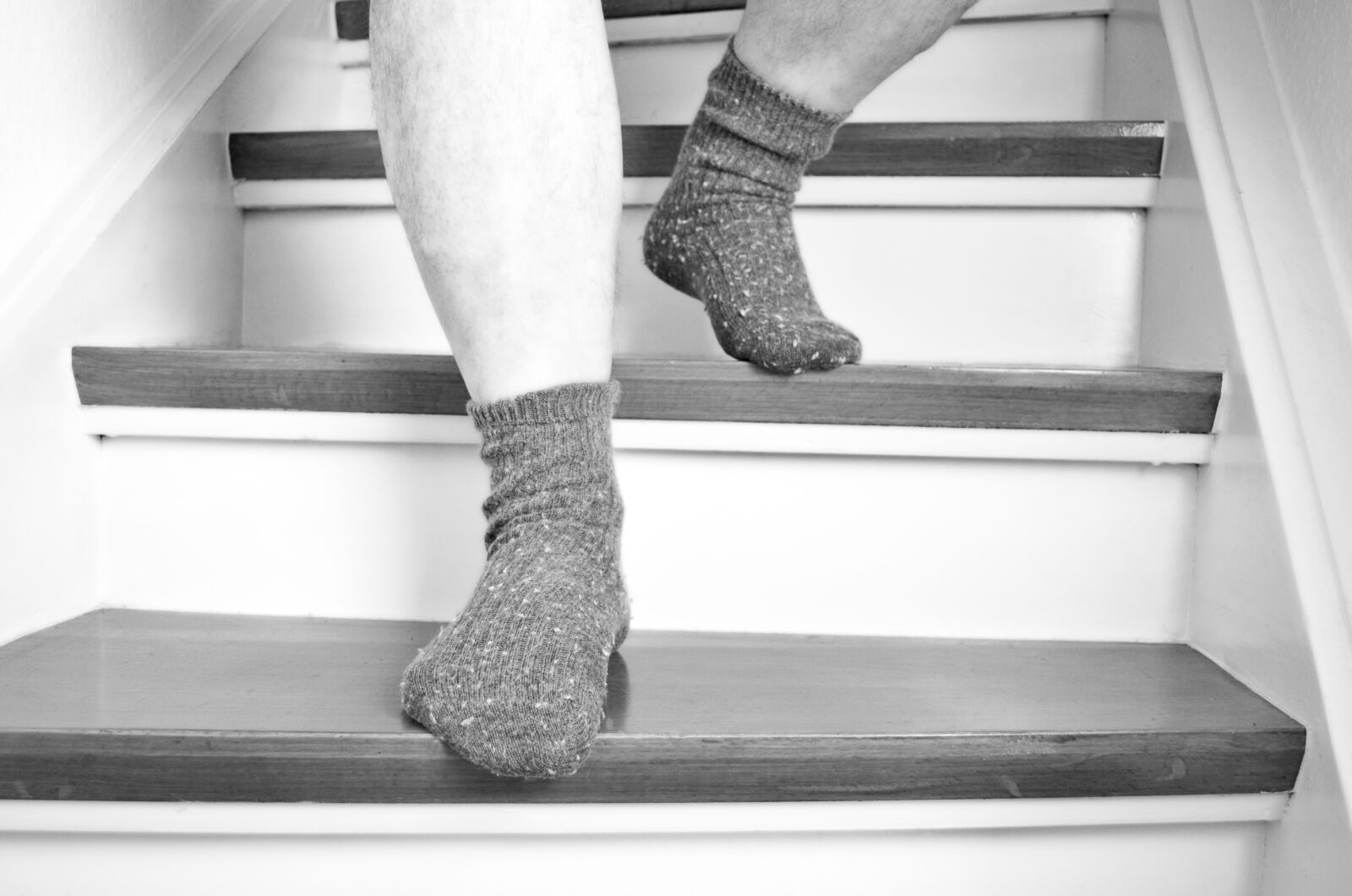 Nikon D5100 sample photo. Stairs, feet, go photography