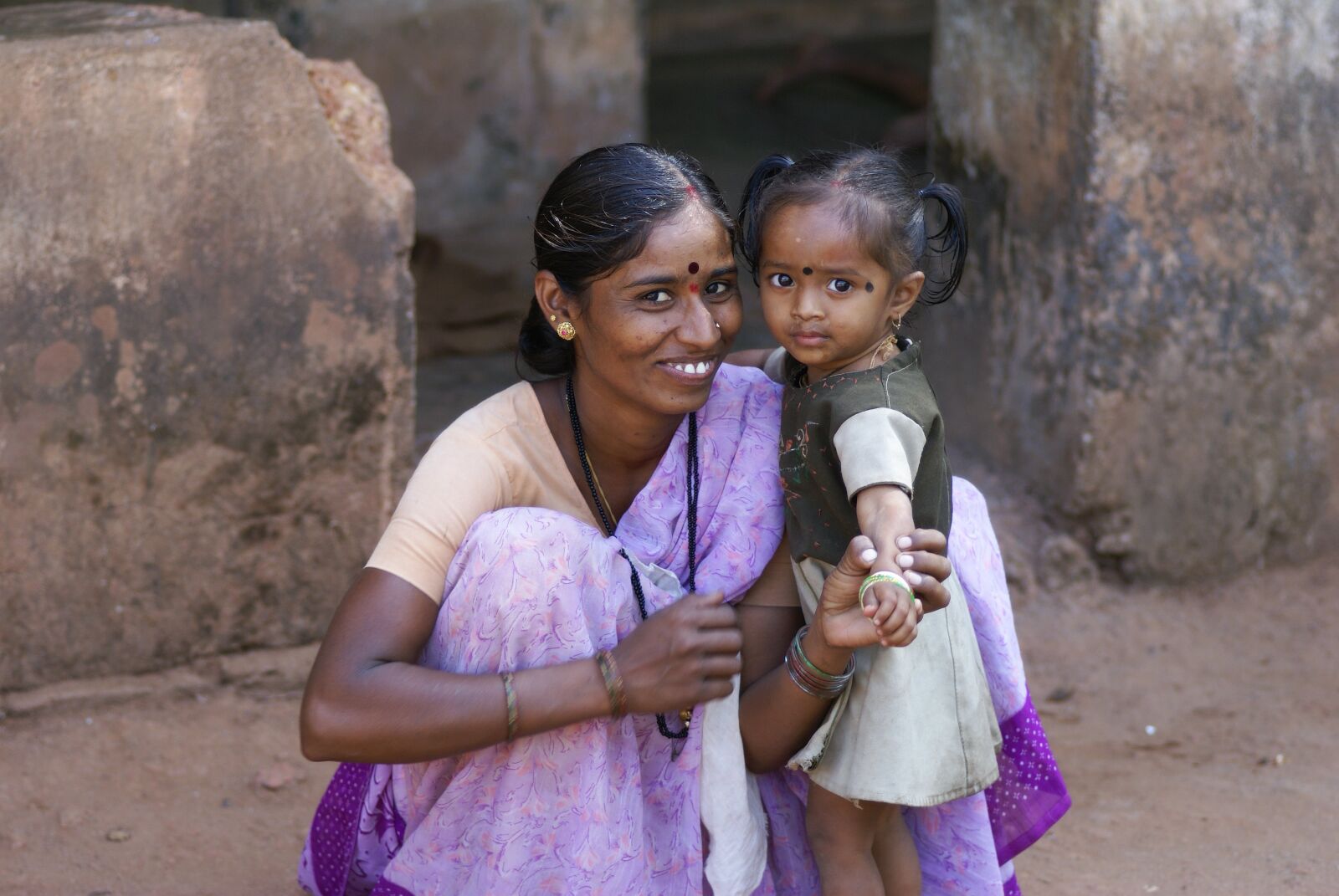 Sony Alpha DSLR-A100 sample photo. Indian, mother, child photography