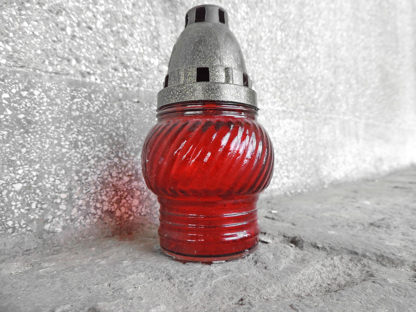Nikon Coolpix P520 sample photo. Lamp, object, religious, container photography