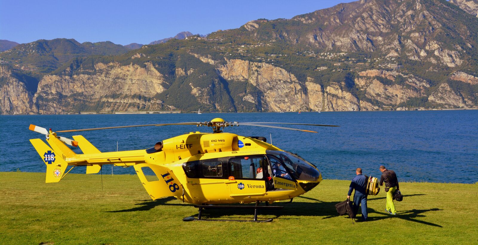 Nikon D7100 sample photo. Helicopter, rescue, lake photography