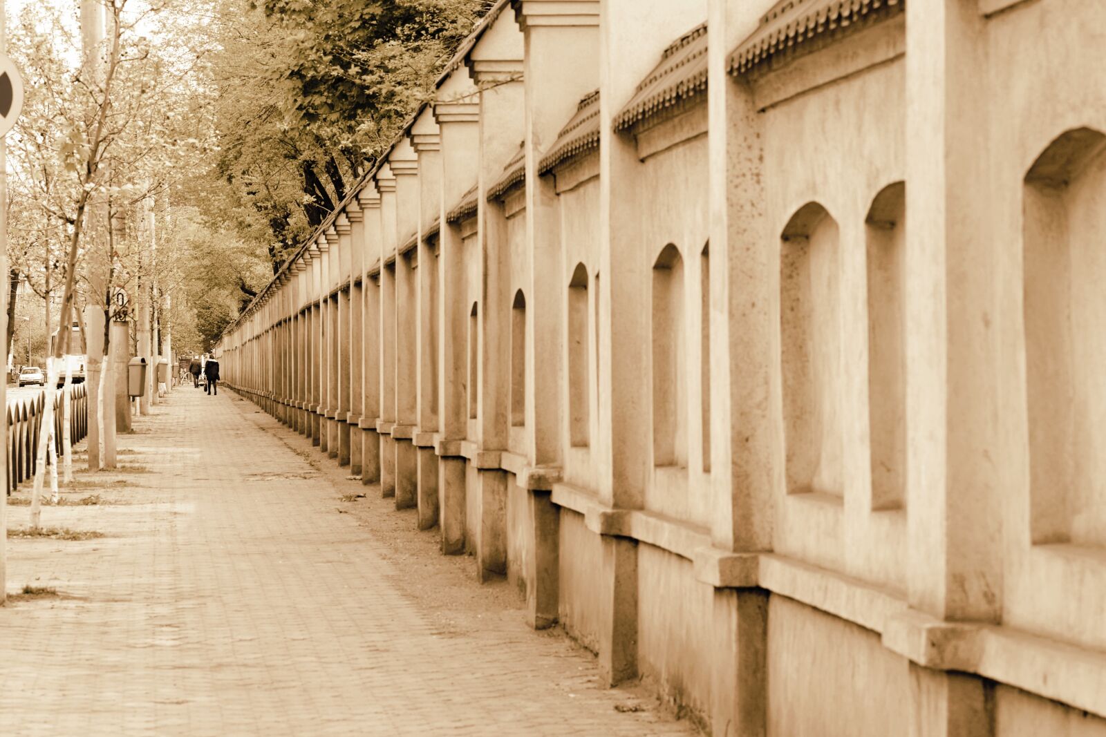 Nikon D5300 sample photo. Urban landscape, the sidewalk photography