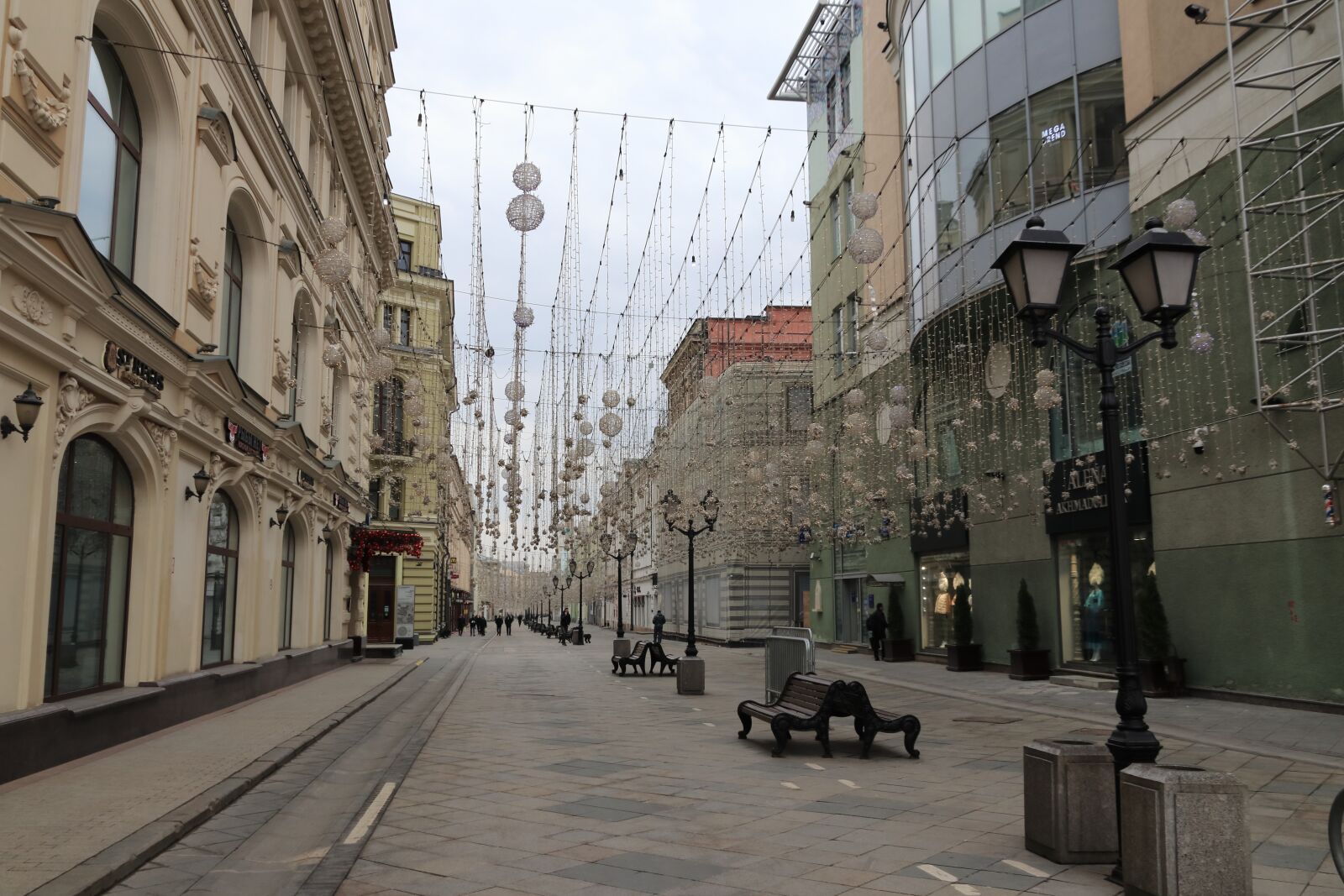 Canon EOS 77D (EOS 9000D / EOS 770D) sample photo. Moscow, isolation, void photography