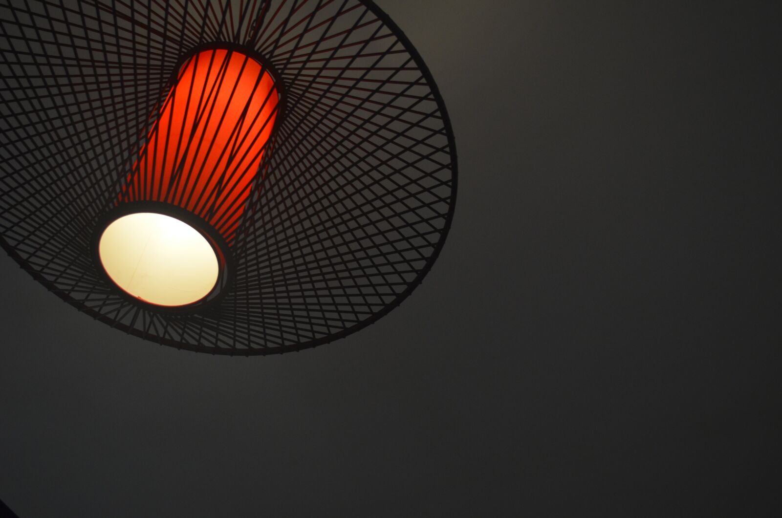 Nikon D5100 sample photo. Atmosphere, lamp, dark corner photography