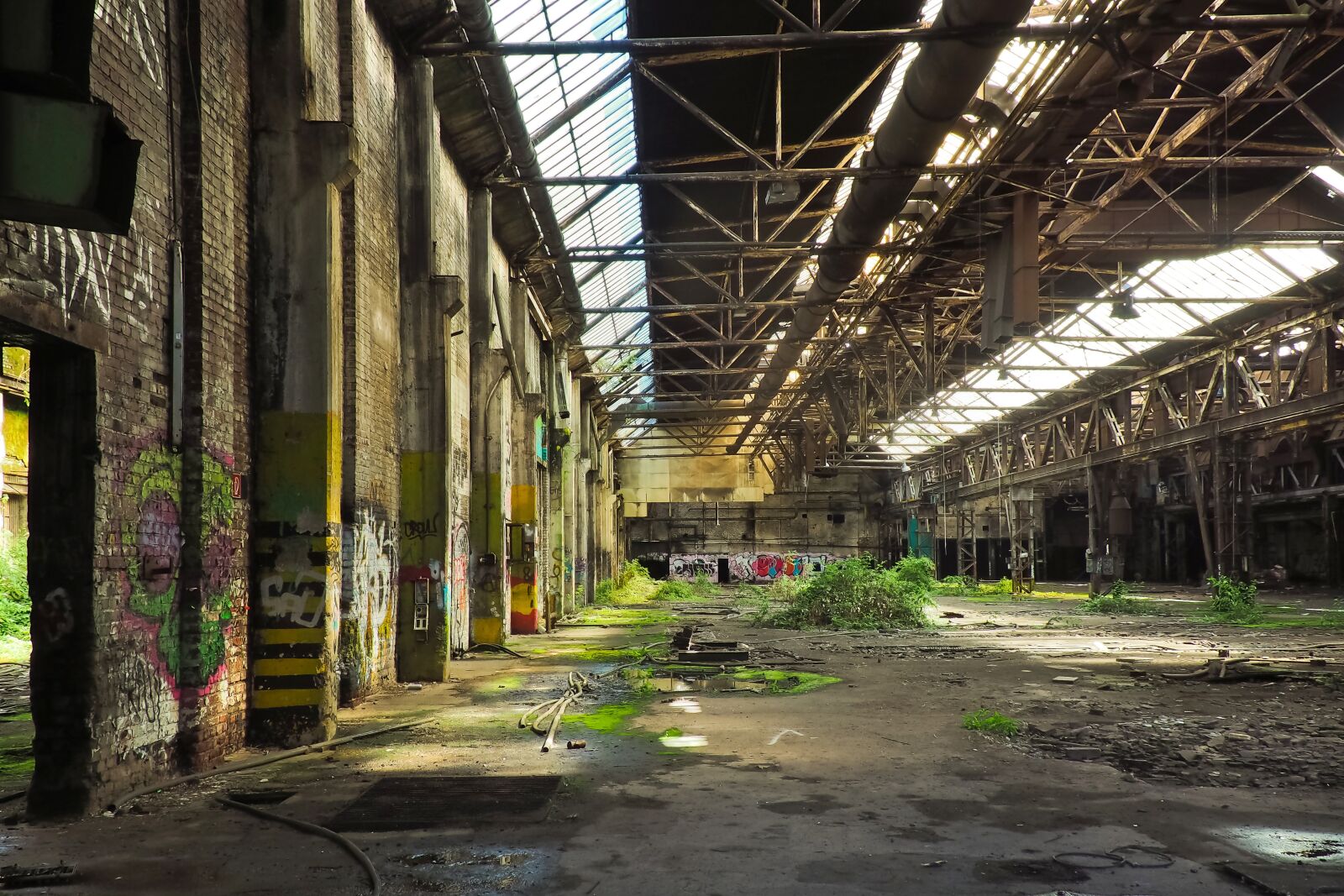 Olympus OM-D E-M10 sample photo. Lost places, rooms, abandoned photography