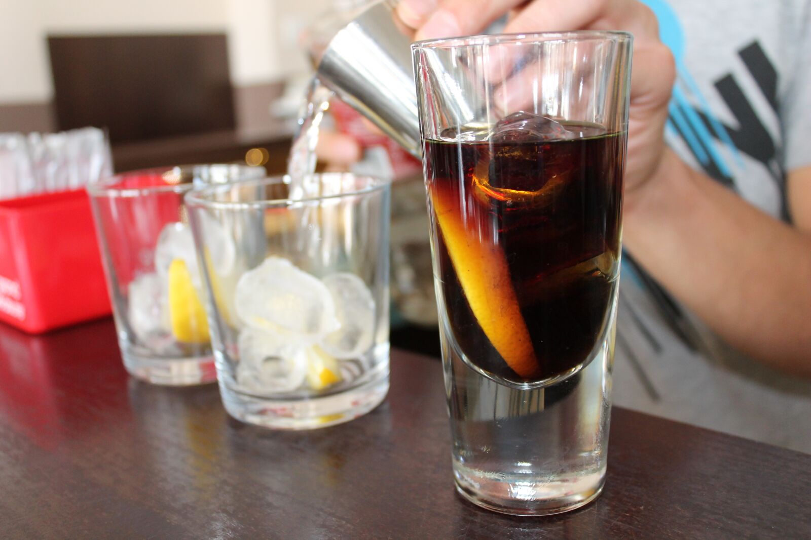 Canon EOS 1100D (EOS Rebel T3 / EOS Kiss X50) sample photo. Alcohol, bar, barman, coctail photography