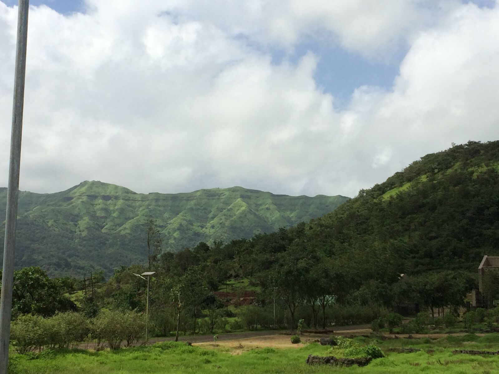 iPhone 5s back camera 4.15mm f/2.2 sample photo. Greenery, hills, mountain photography
