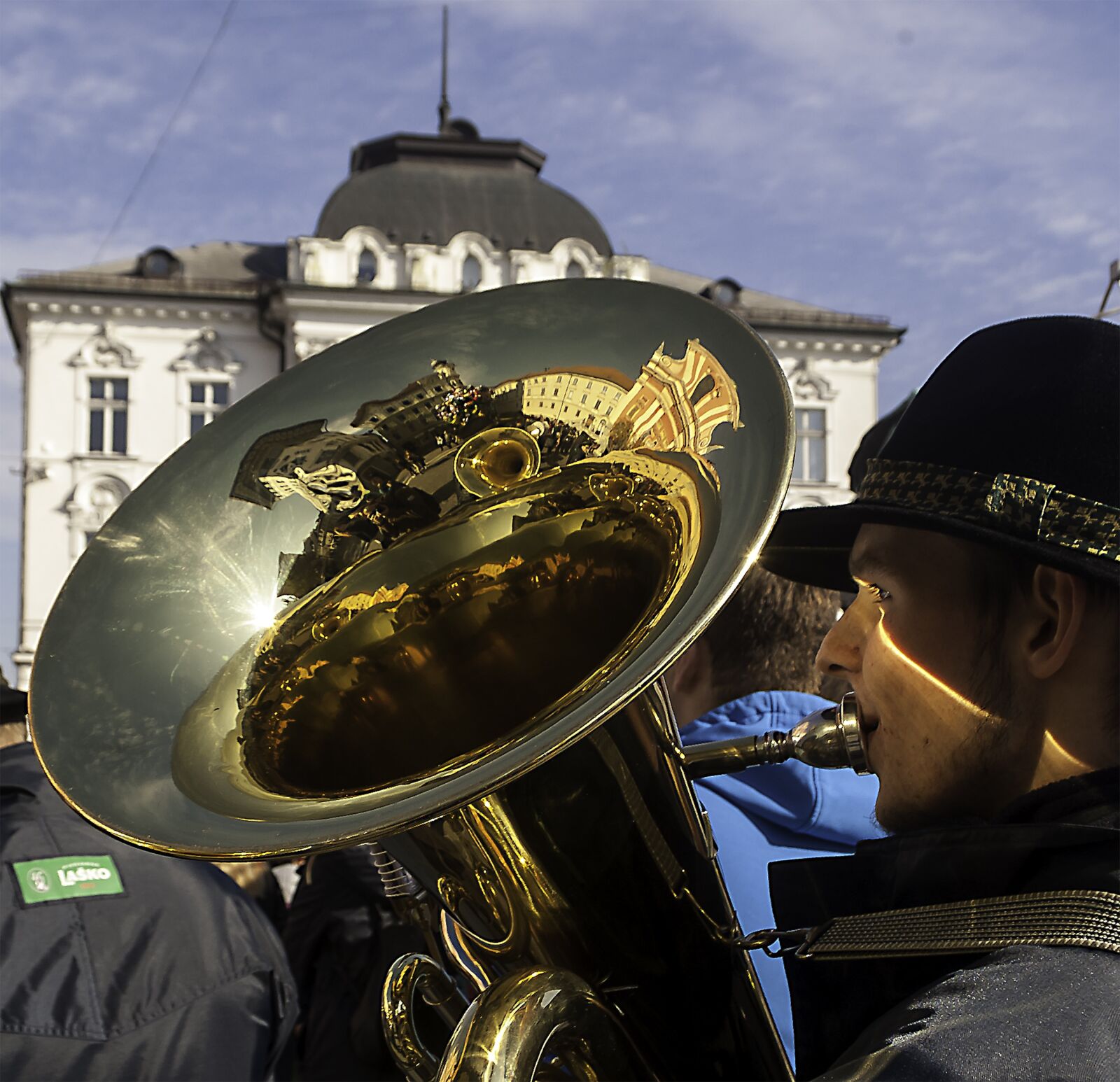 Fujifilm FinePix S3 Pro sample photo. Trumpet, cathedral reflection, reflection photography