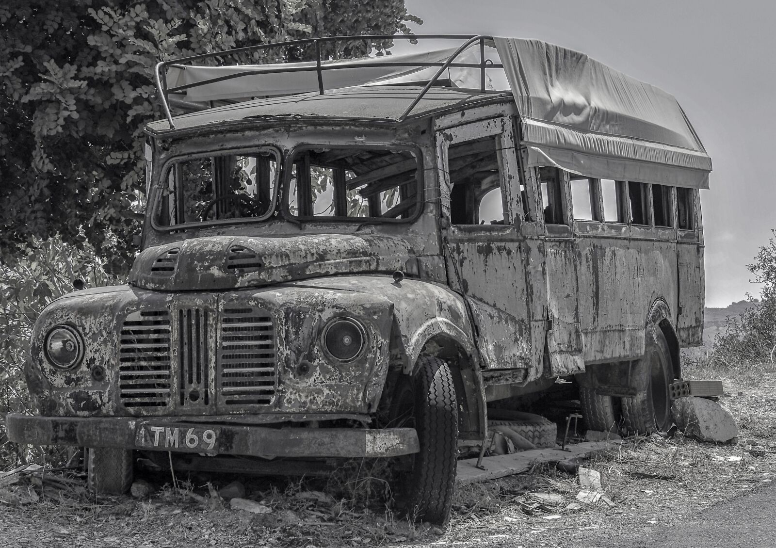 Nikon D7500 sample photo. Bus, wrecked, automobile photography