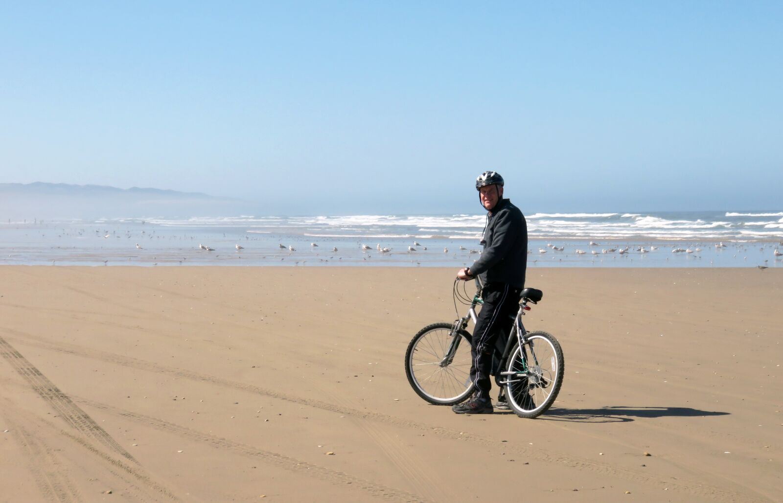 Canon PowerShot SX700 HS sample photo. Pismo, bike, beach photography