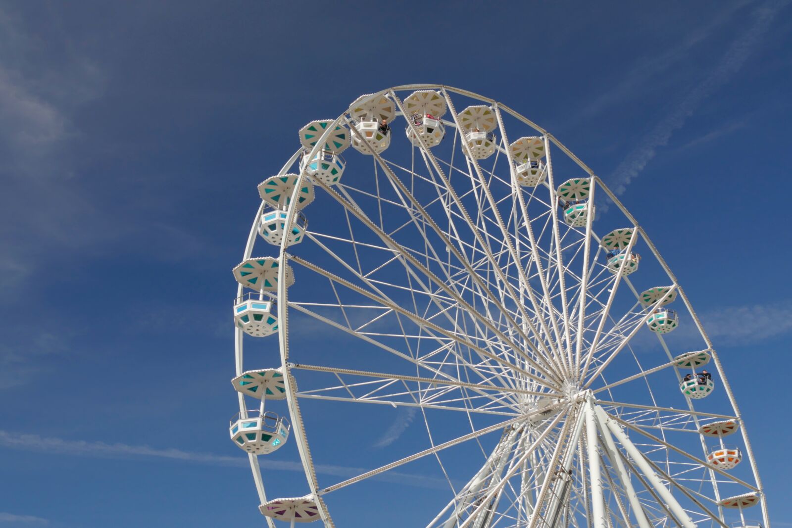 Panasonic Lumix DMC-GX8 sample photo. Ferris wheel, year market photography