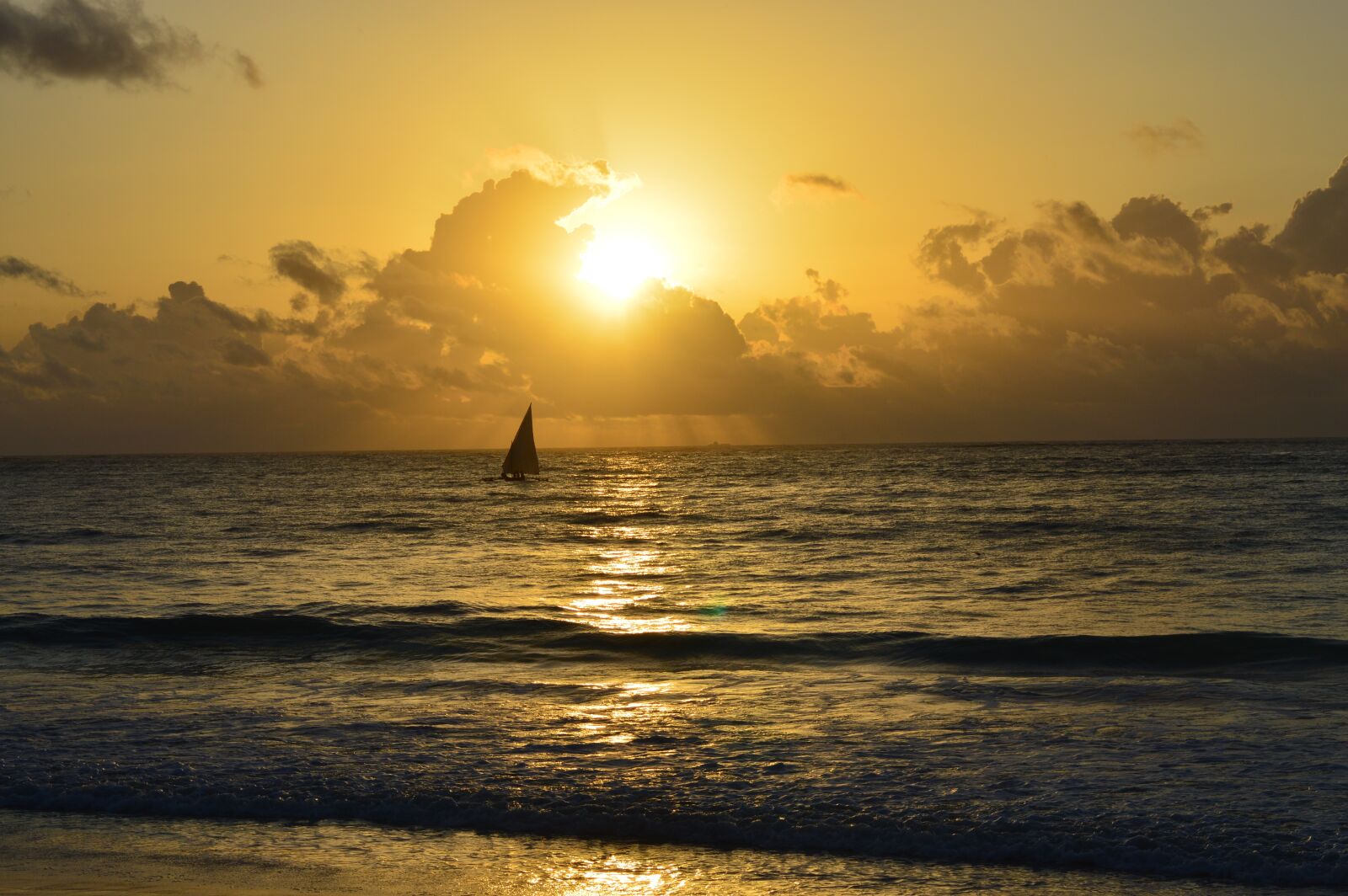 Nikon D3200 sample photo. Beach, boat, sunset photography