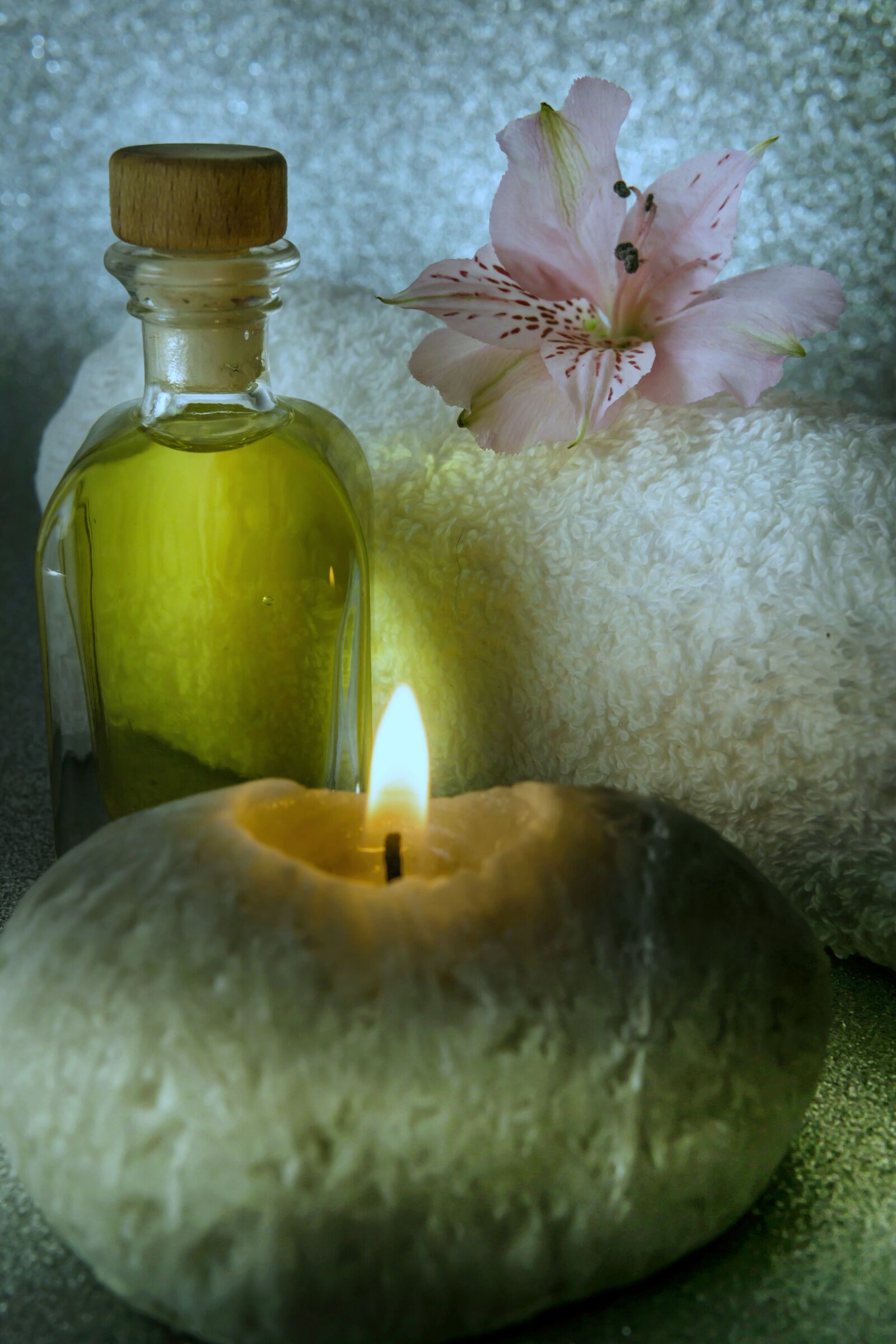 30mm F1.4 DC DN | Contemporary 016 sample photo. Wellness, carafe, towels photography