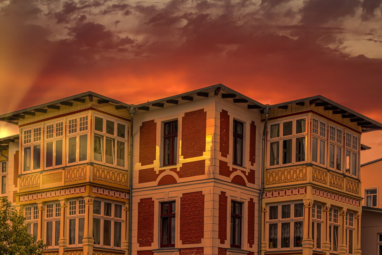 Canon EOS 80D sample photo. Building, architecture, sunset photography