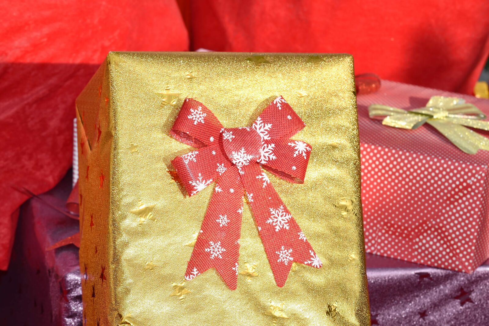 Nikon D5500 sample photo. Boxes, christmas, decoration, gifts photography