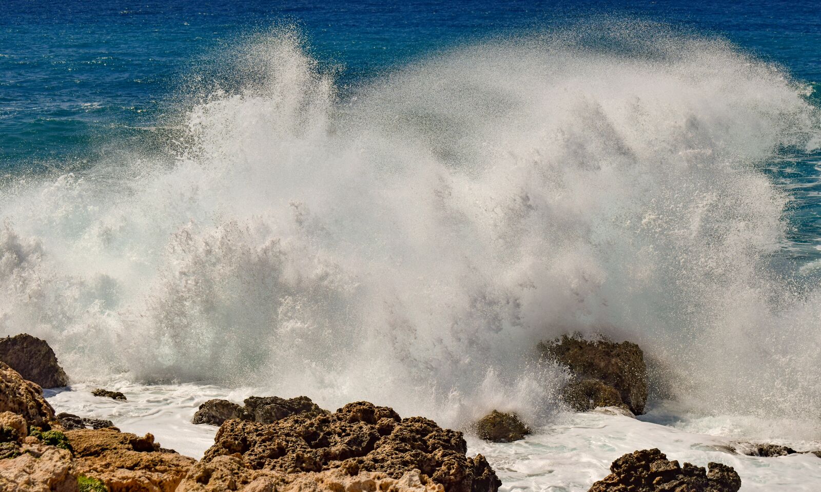 Nikon D3300 sample photo. Rocky coast, wave, crashing photography