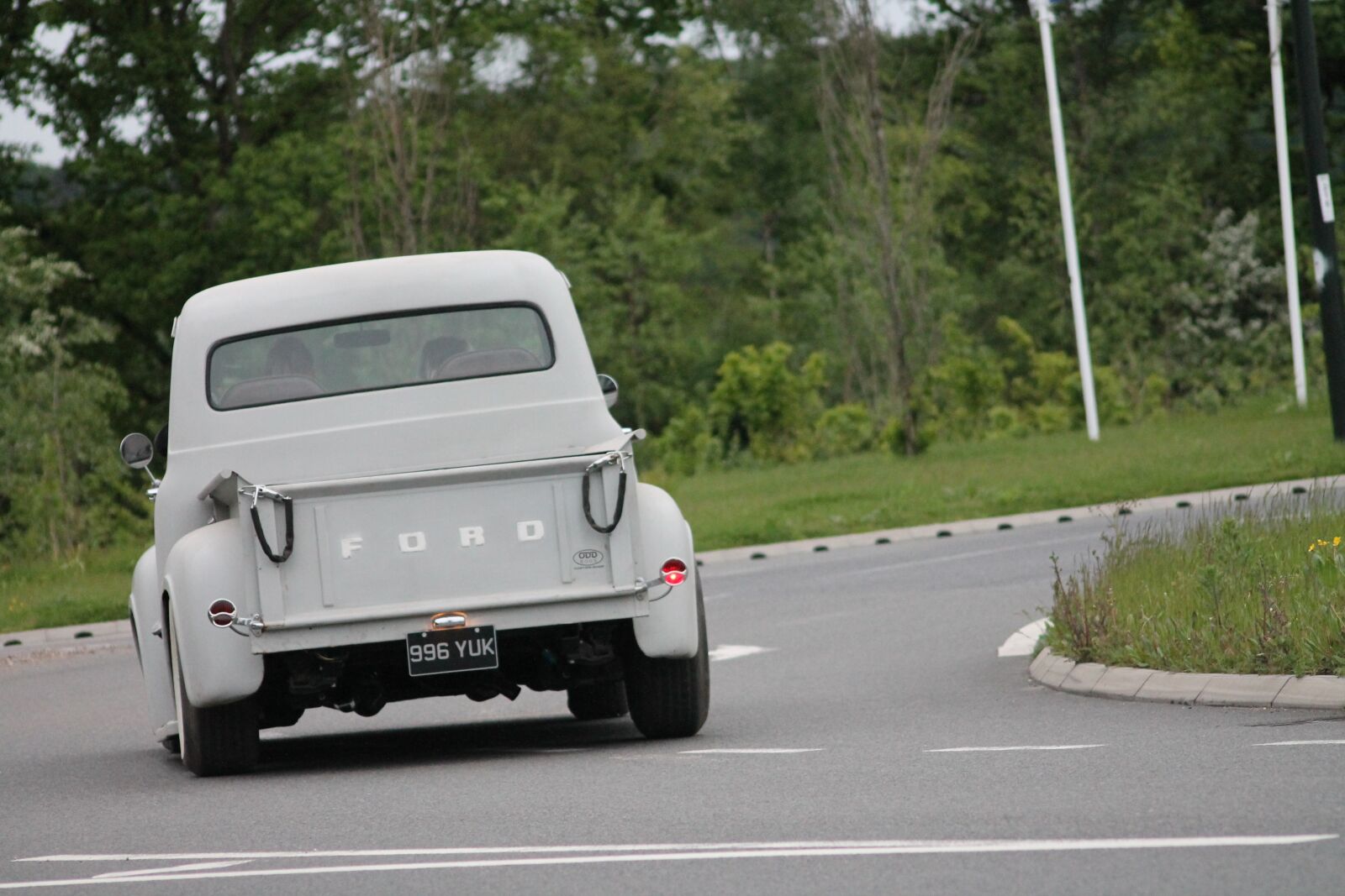 Canon EOS 1100D (EOS Rebel T3 / EOS Kiss X50) sample photo. Cars, vehicle, road photography