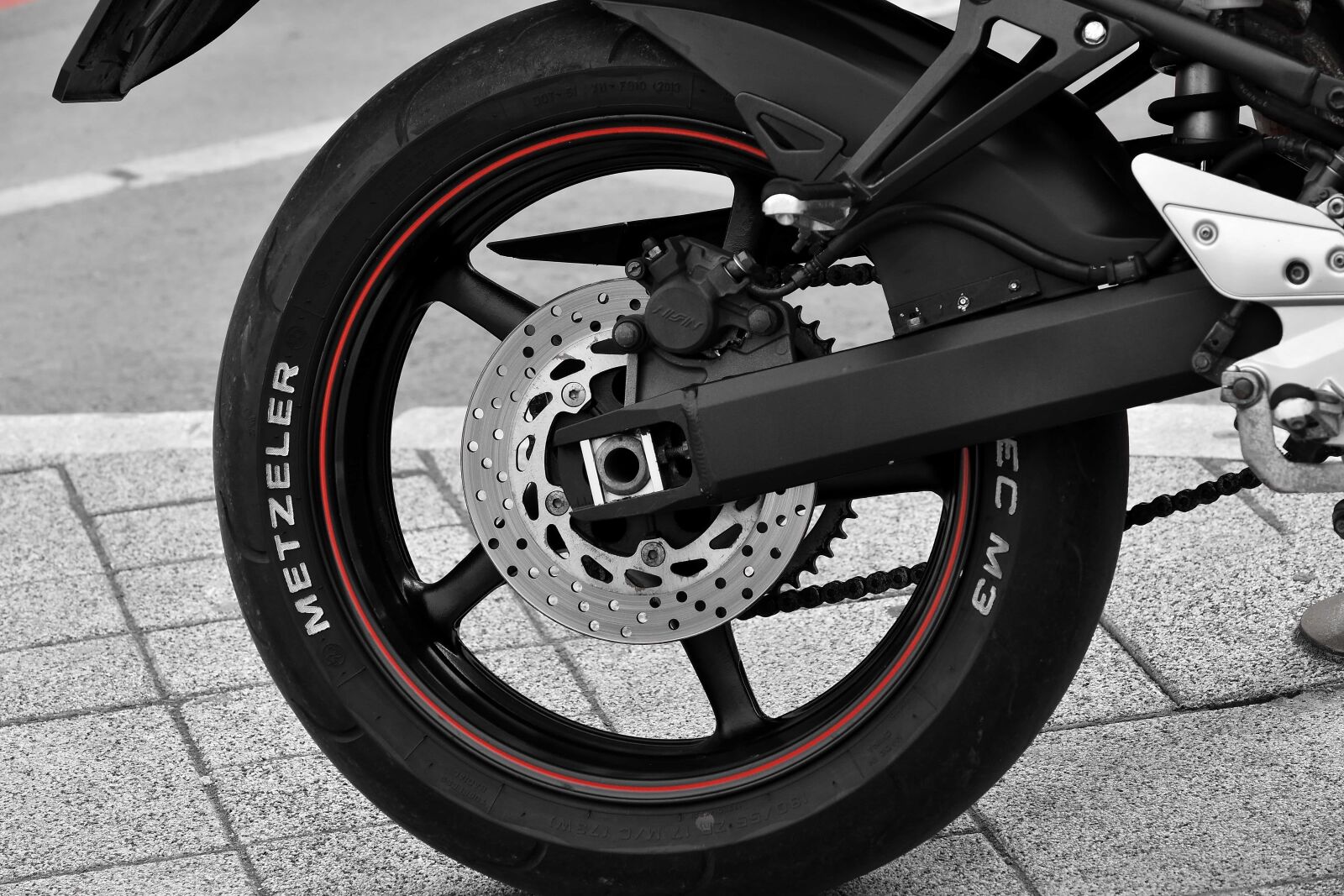 Nikon D5500 sample photo. Chain, gear, gearshift, motorcycle photography