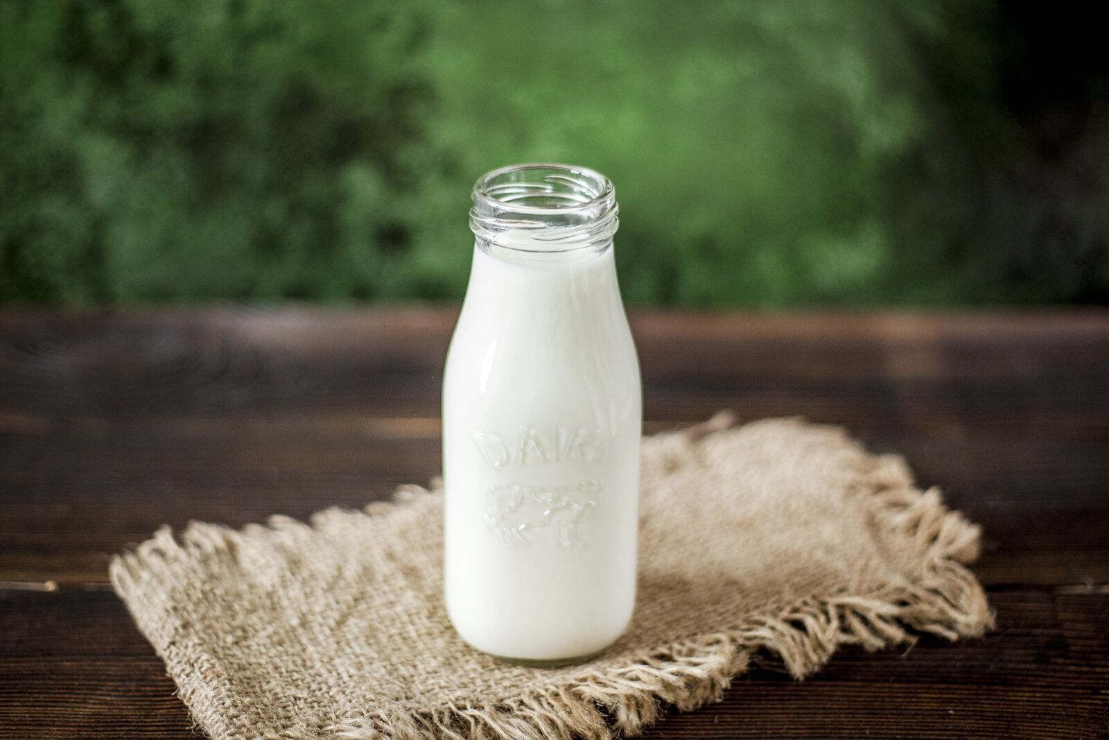 Canon EOS 5D Mark II sample photo. Milk, wood, bottle photography
