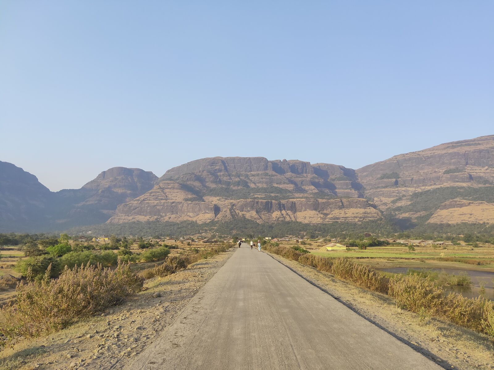 Realme 3 PRO sample photo. Fort, india, road photography