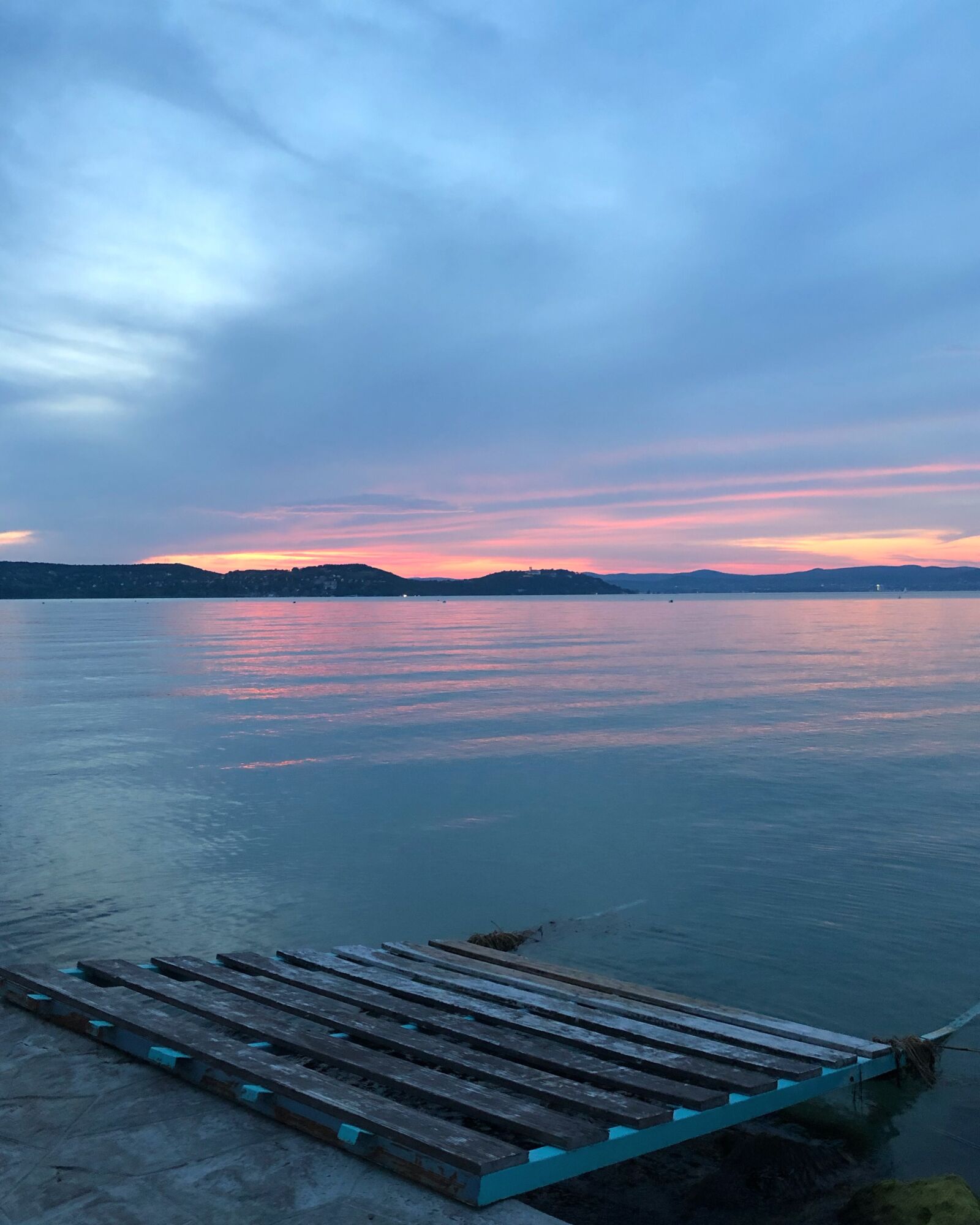 Apple iPhone 8 sample photo. Geneva lake, lausanne, blue photography