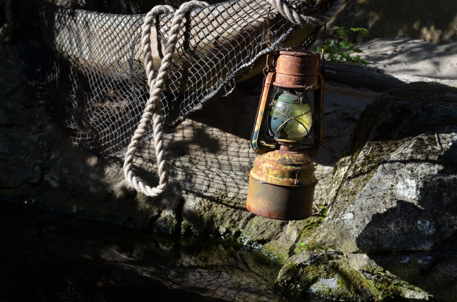 Nikon D5100 sample photo. Rope, lamp, oil photography