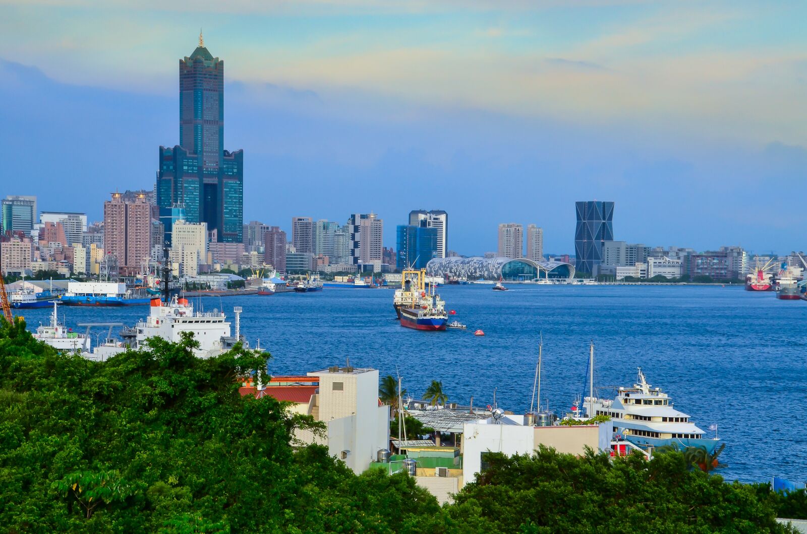 Nikon D7000 sample photo. Kaohsiung, harbor, ferry terminal photography