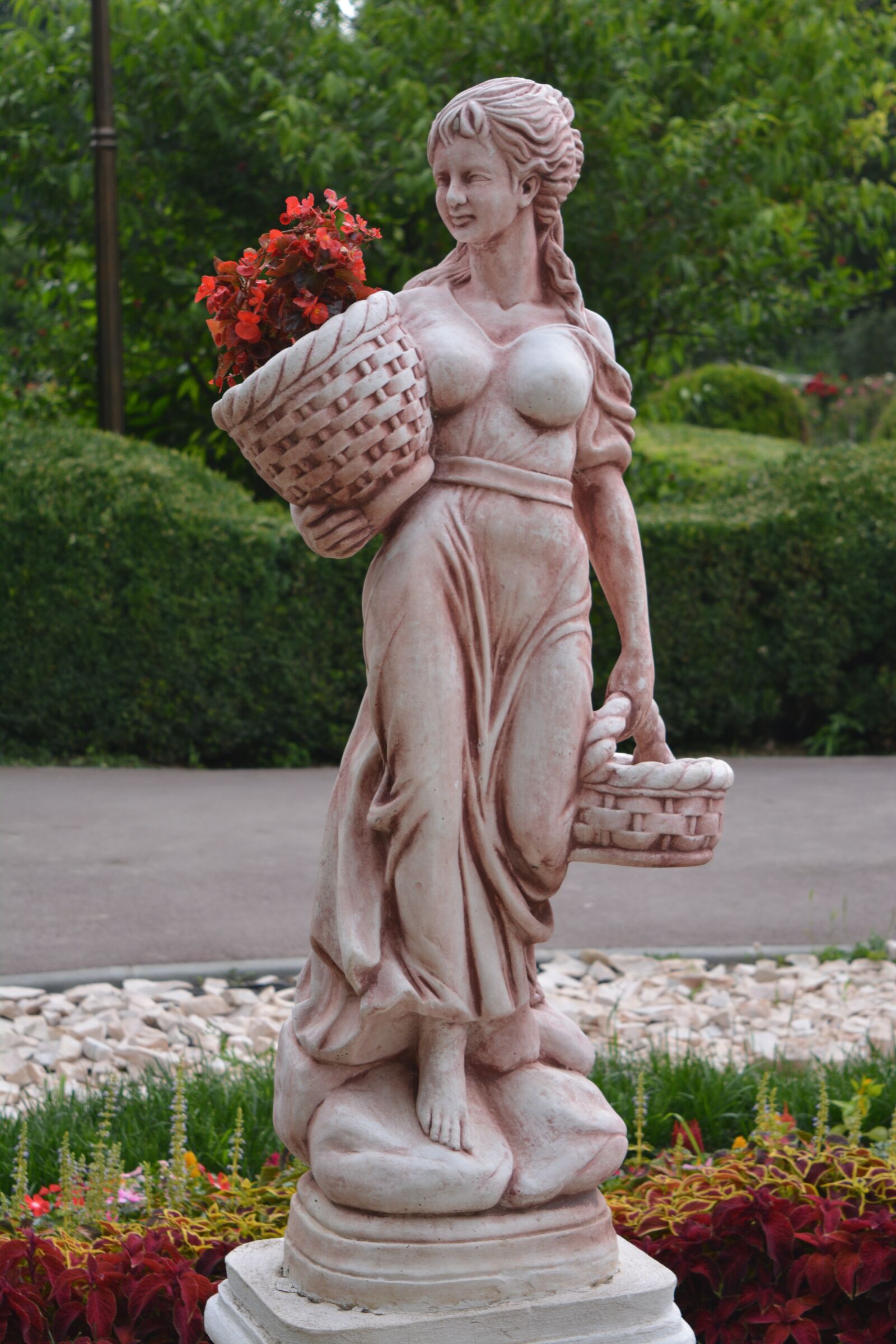 Nikon D5200 sample photo. Statue, craiova, botanical park photography