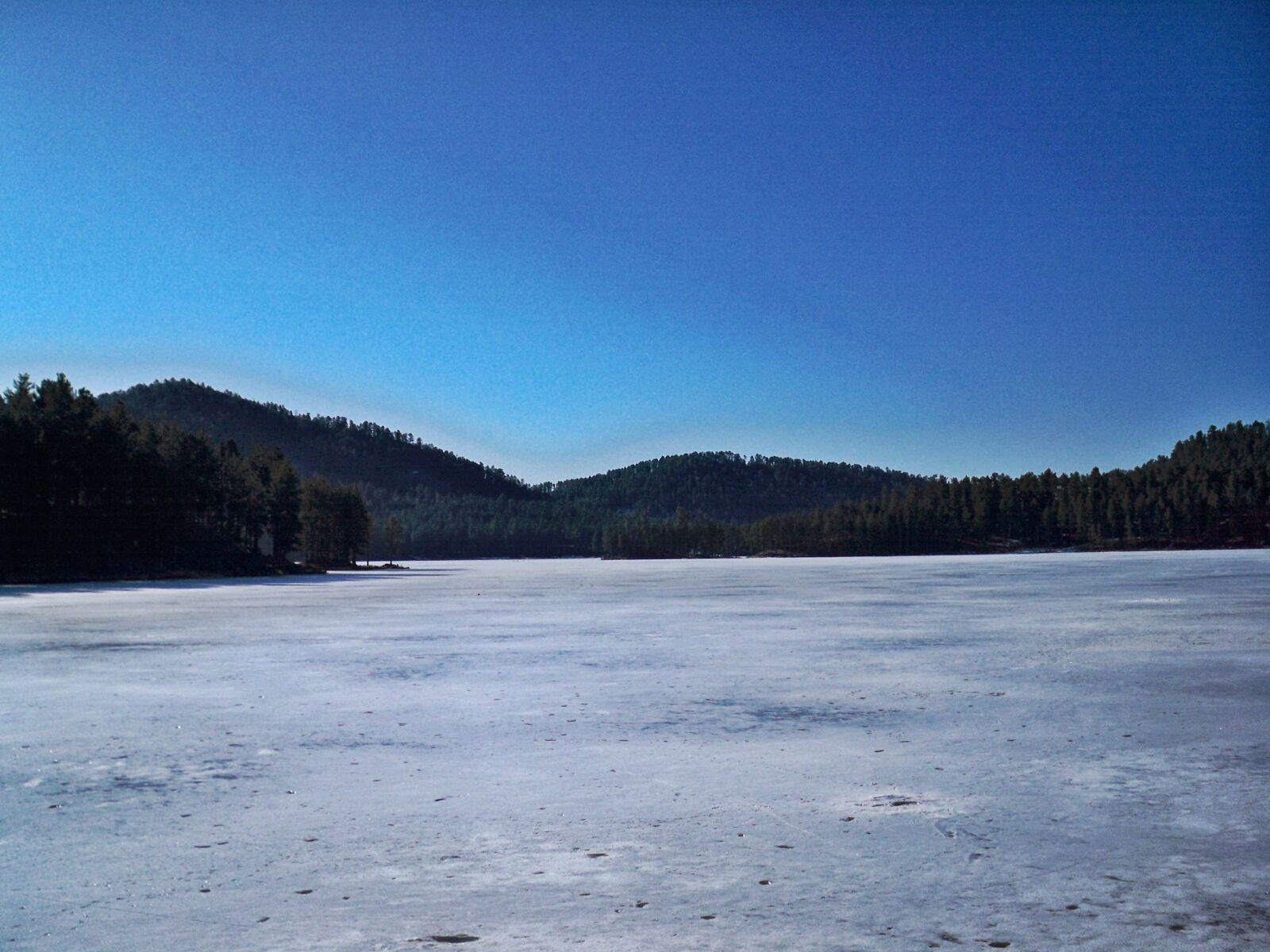 Kodak EASYSHARE M1093 IS DIGITAL CAMERA sample photo. Frozen, lake, lake, mountains photography