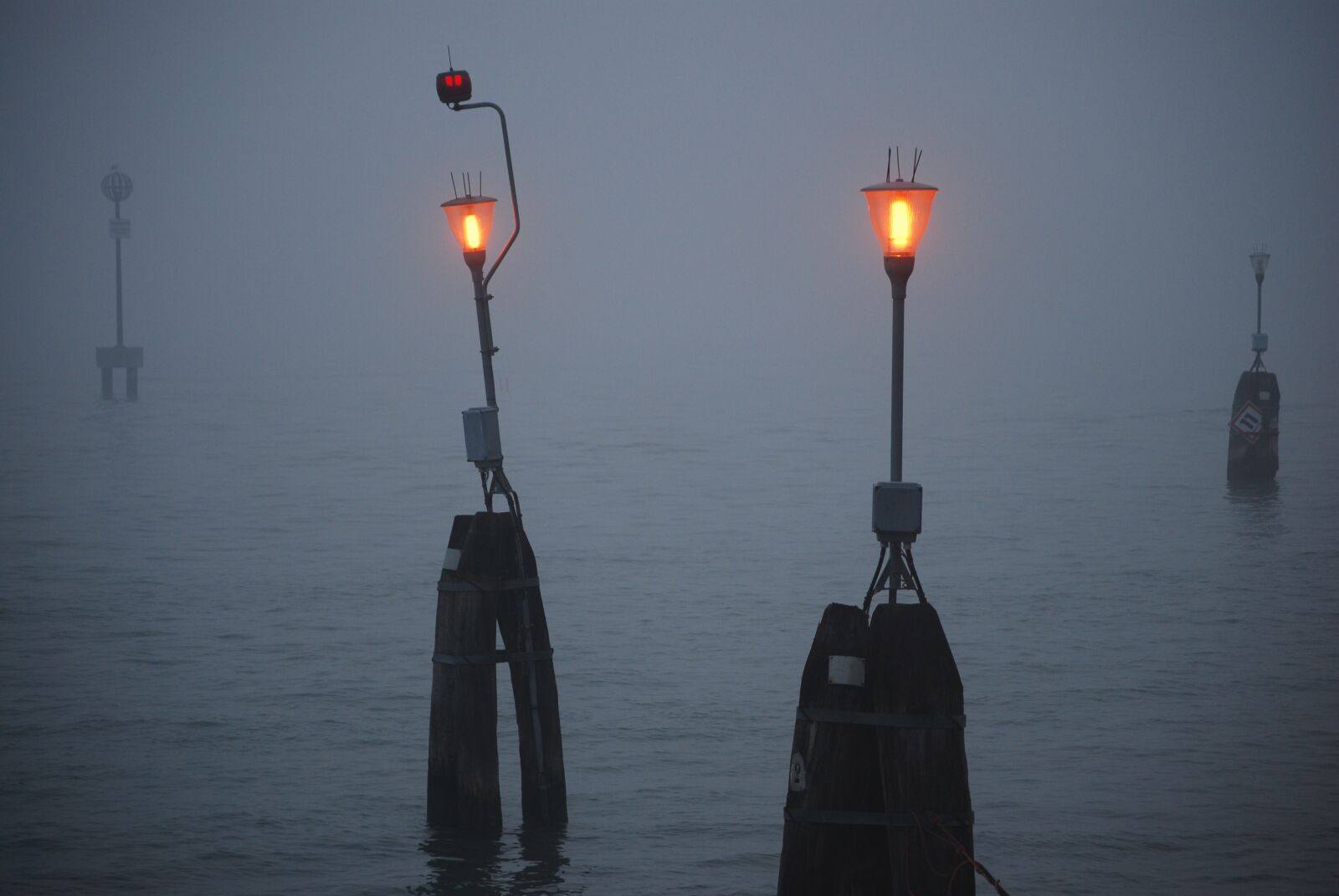 Nikon D60 sample photo. Fog, venice, lantern photography