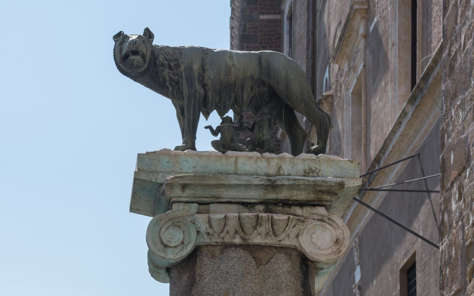 Nikon D5200 sample photo. Rome, capitoline wolf, place photography