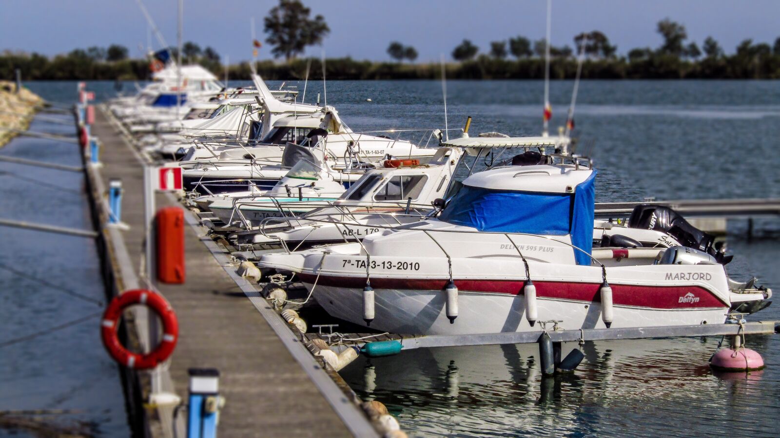 Canon PowerShot SX410 IS sample photo. Ebro delta, boats, boat photography