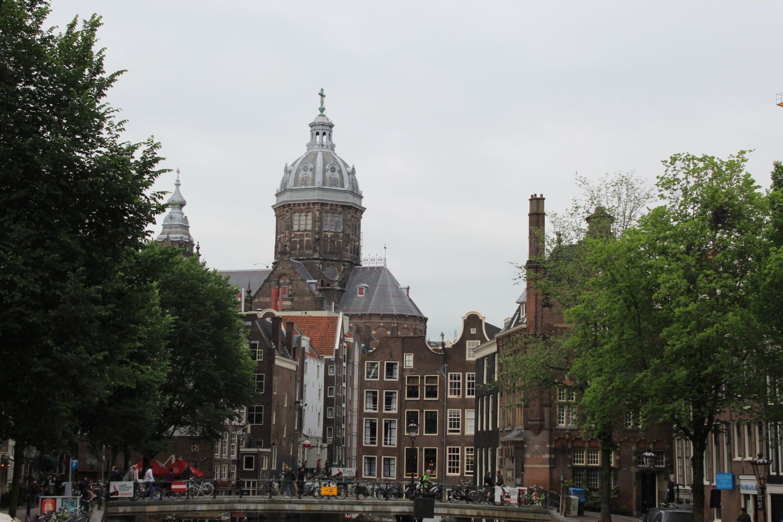 Canon EOS 4000D (EOS Rebel T100 / EOS 3000D) sample photo. Church, amsterdam, building photography