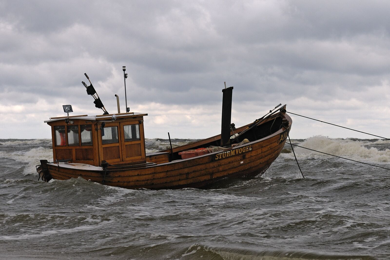 Nikon D300 sample photo. Boat, baltic sea, coast photography